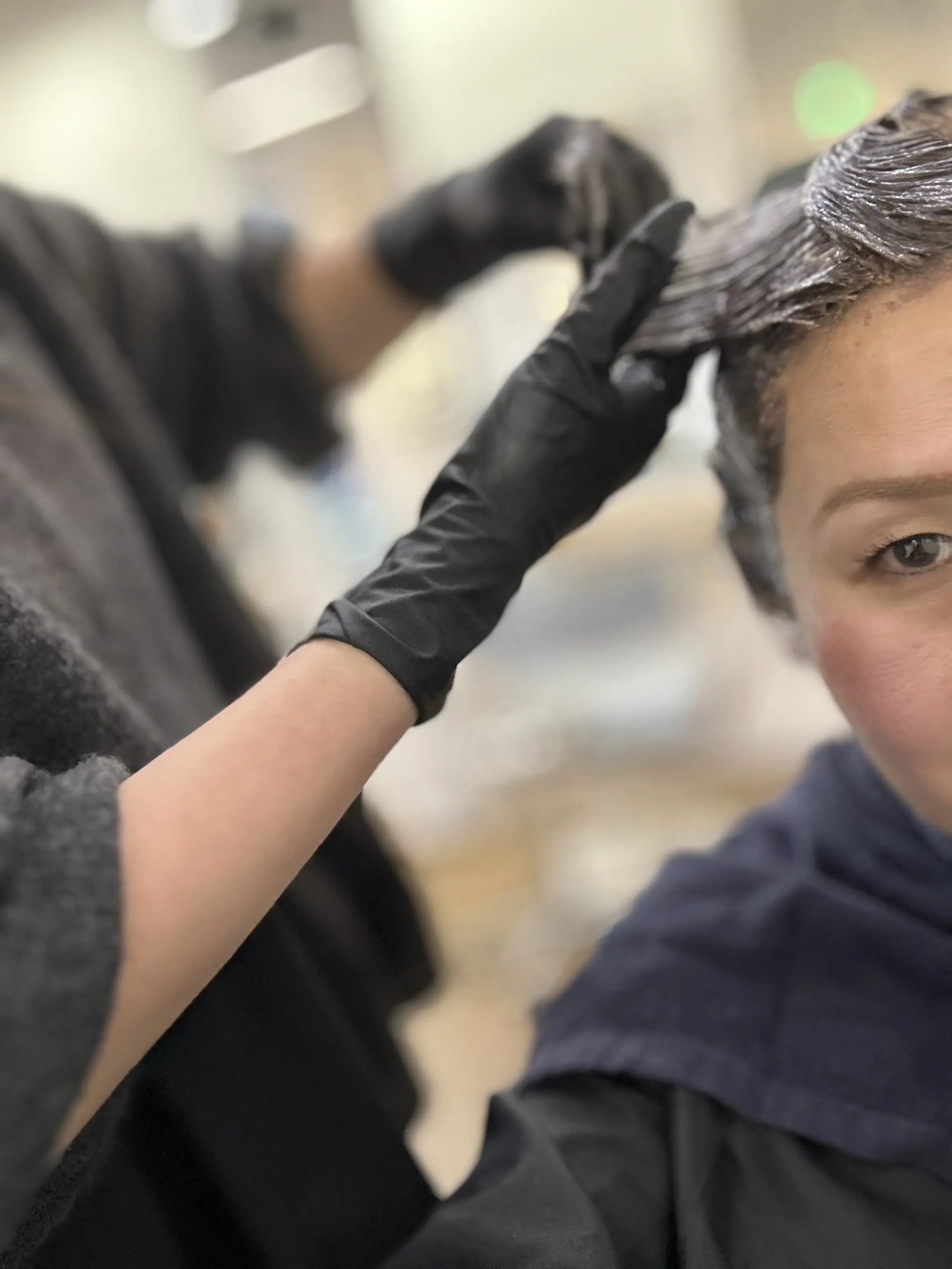 白髪は「隠す」より「デザイン」する！刈り上げショート×細密ハイライトで新年を軽やかに。_1_4-2