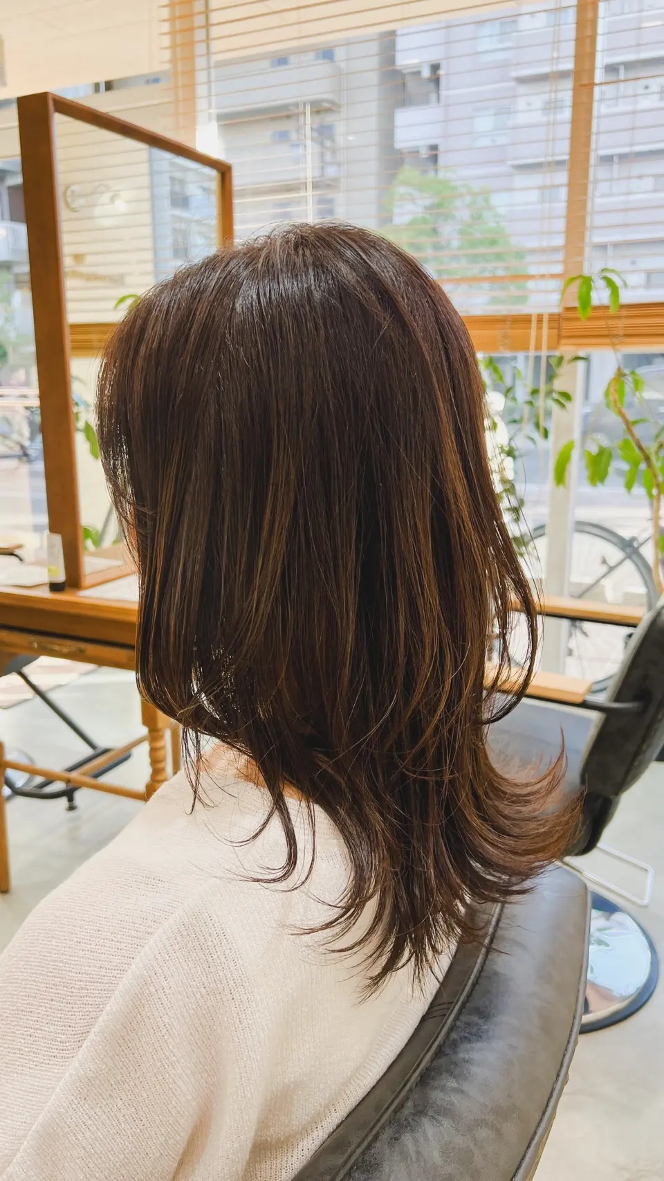 イメチェンできたかな？秋色ヘアカラー＆欠点をカバーする簡単便利なミディアムヘア外ハネスタイル☆_1_6