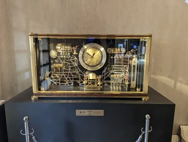 からくり時計「輪舞(ロンド）」