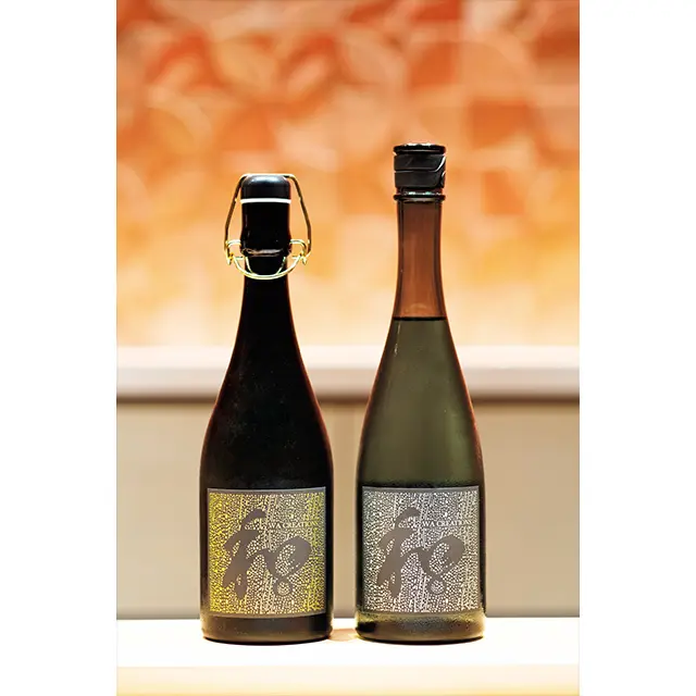 「和魂」オリジナル日本酒は「東洋美人」の澄川酒造場とのコラボ レーション。（左から）華やかな香りの「和 8 Gold」、白ワインのような「和 8 Silver」。