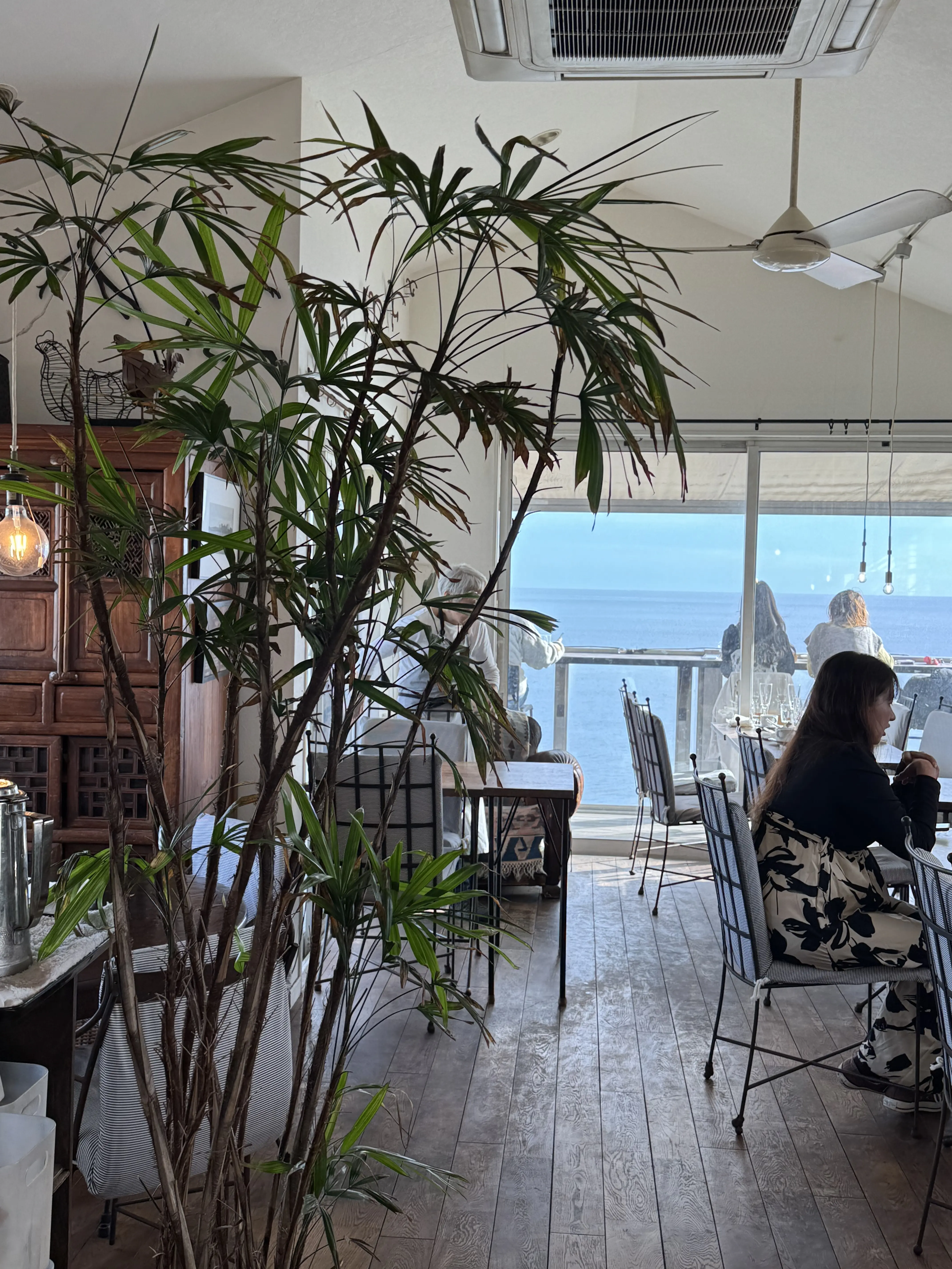 ハーフコートで秋の装いをアップデート_1_10-2