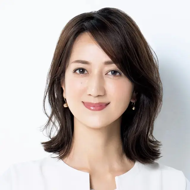 【最新】50代の華やかでおしゃれな「春のミディアムヘア」41選