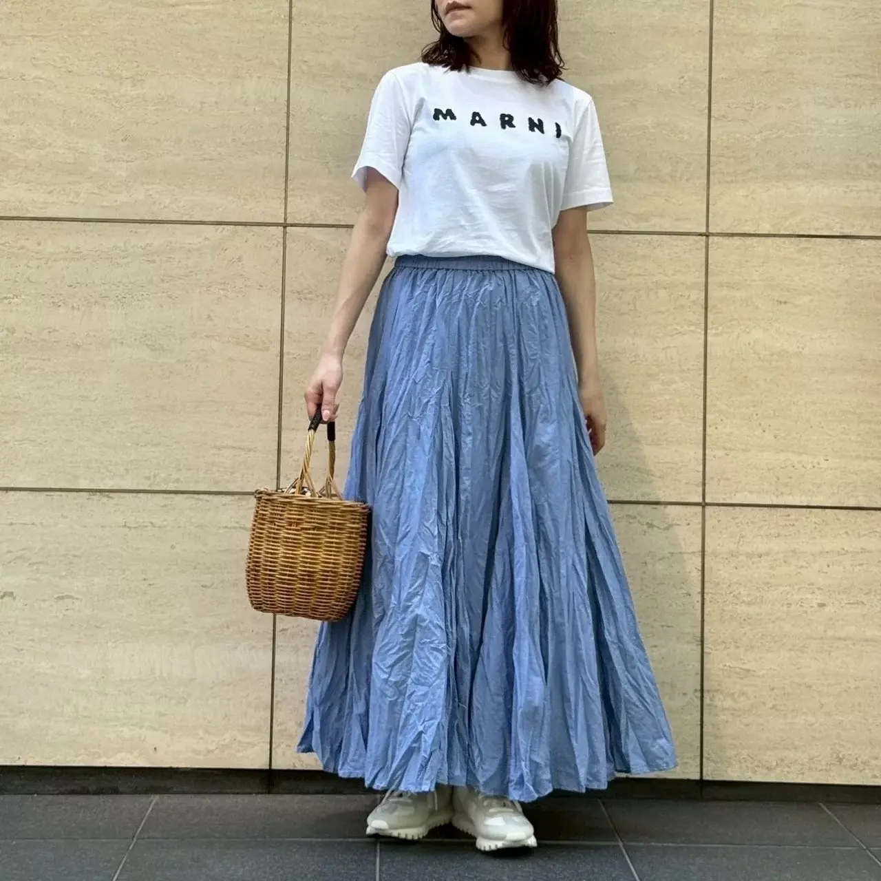 【50代 Tシャツ】気温30度 大人に似合う「上質Tシャツ」おすすめコーデ20選_1_12