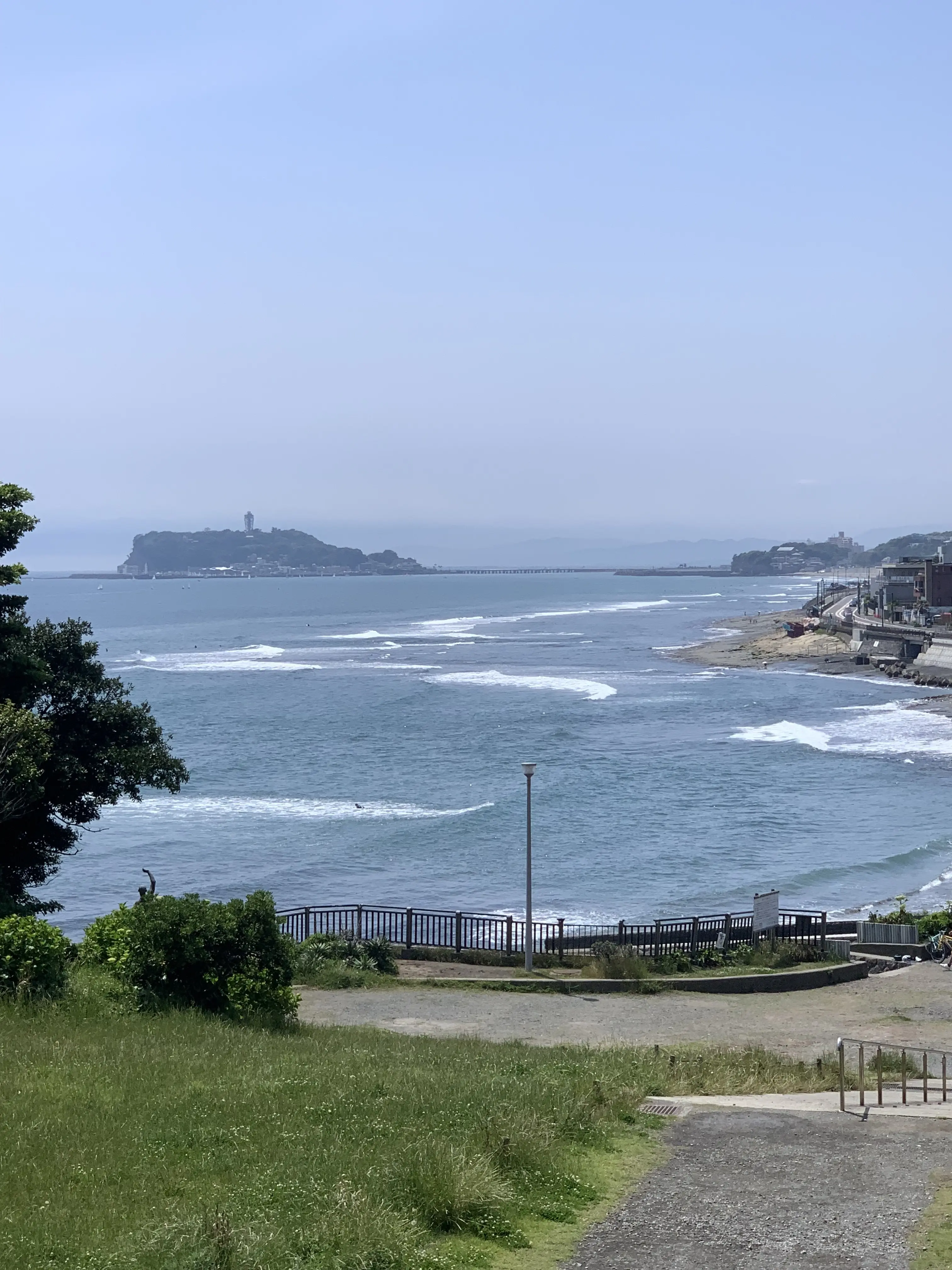 鎌倉海浜公園からの江ノ島　最後から二番目の恋の聖地