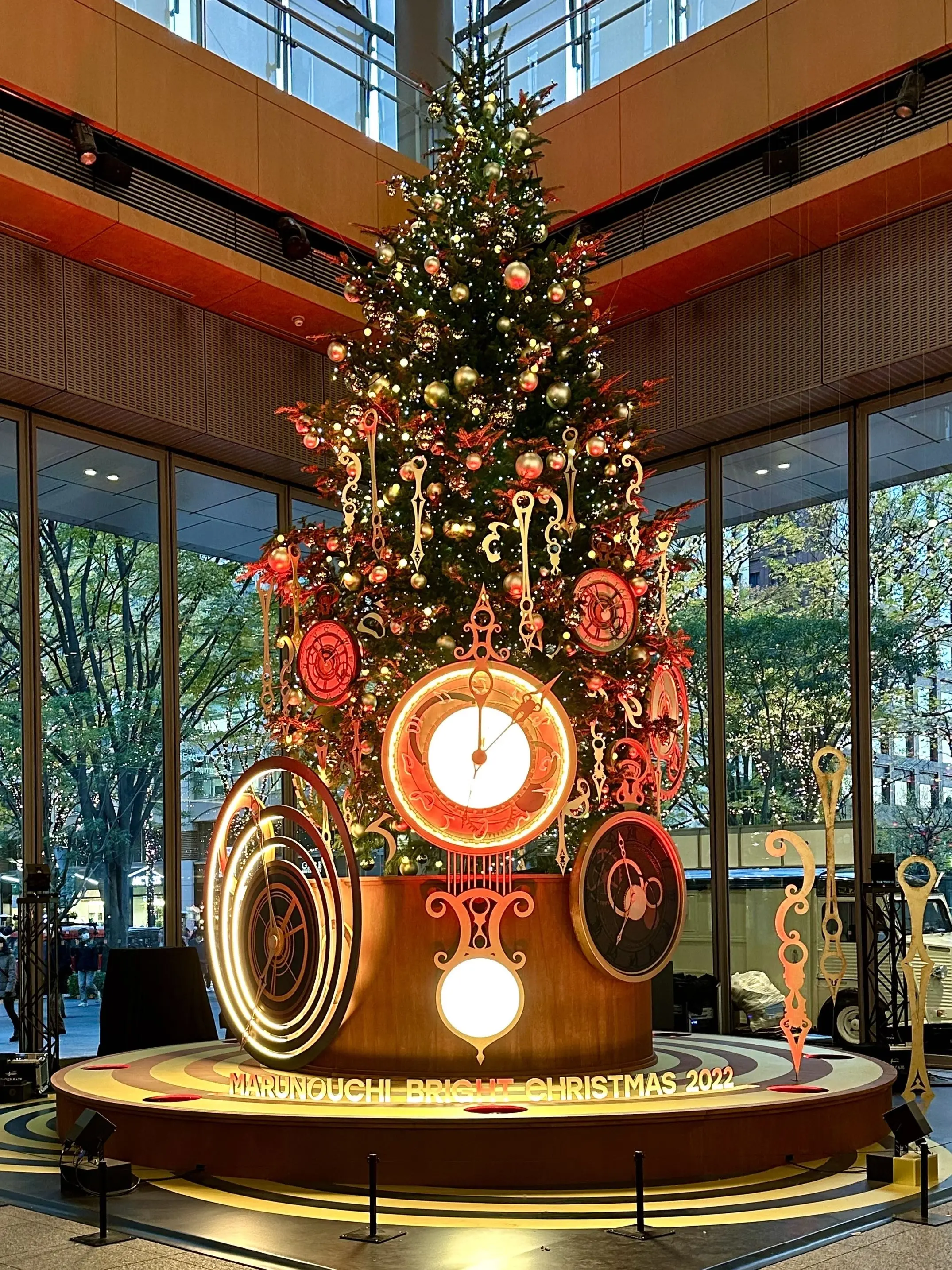 東京駅丸の内ビルディング１階　クリスマスツリー