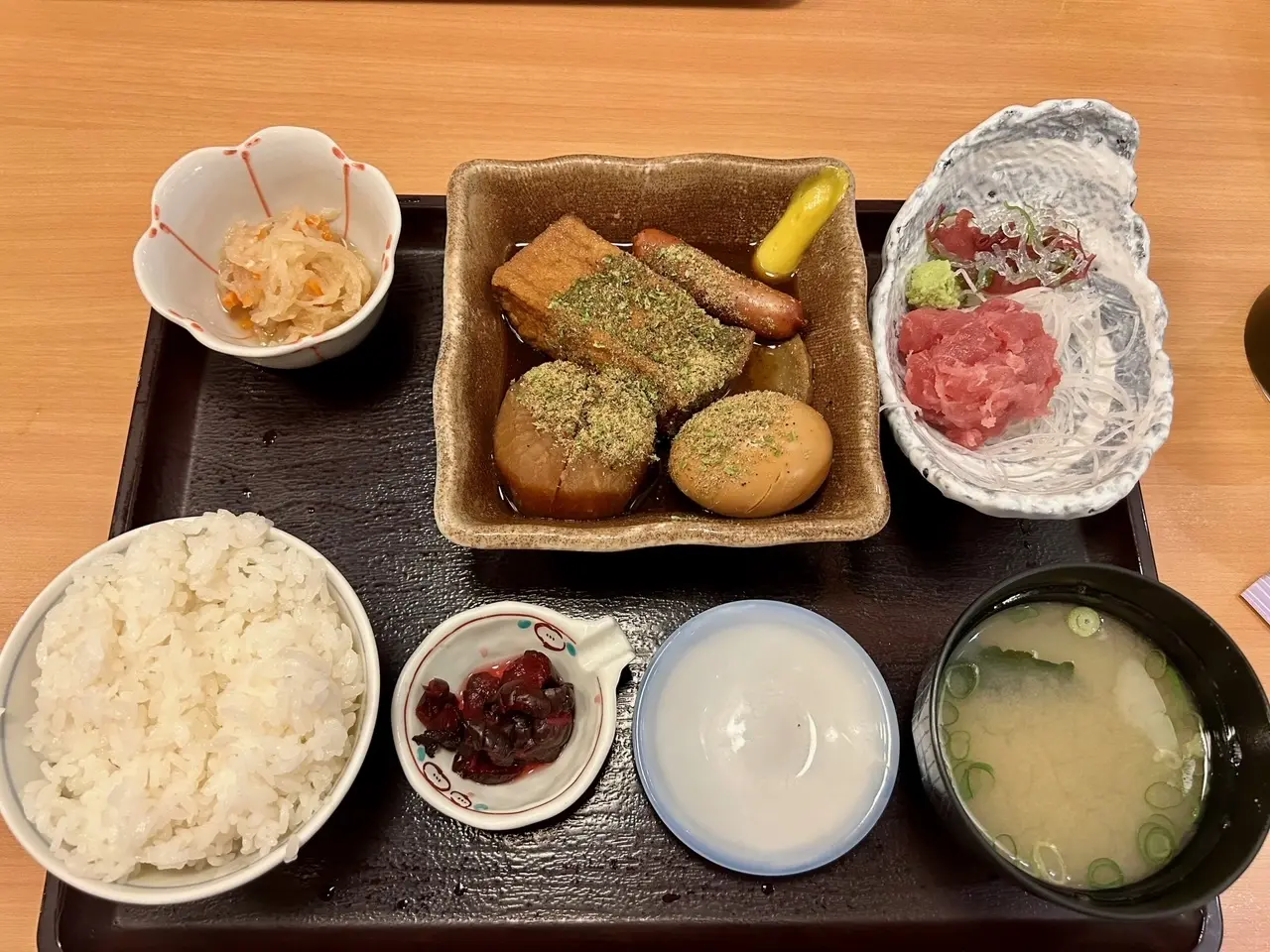 静岡おでん＆マグロ定食