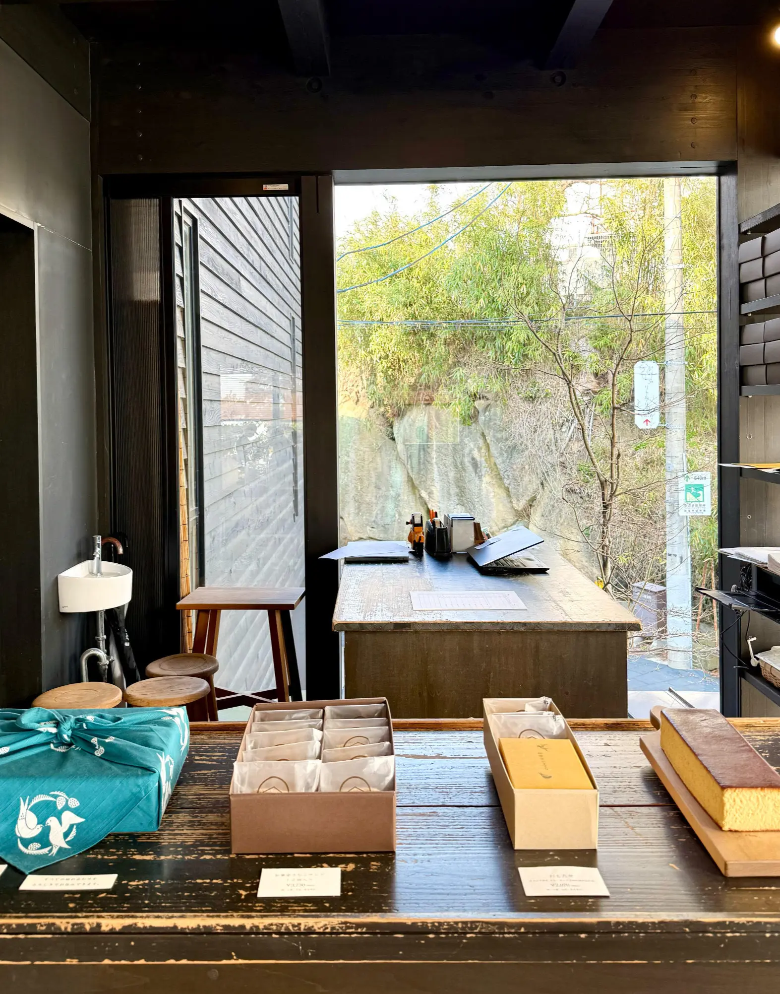 羽織るだけで見た目も気分も華やぐ♪ストールコーディネートで秋のお出かけ_1_31