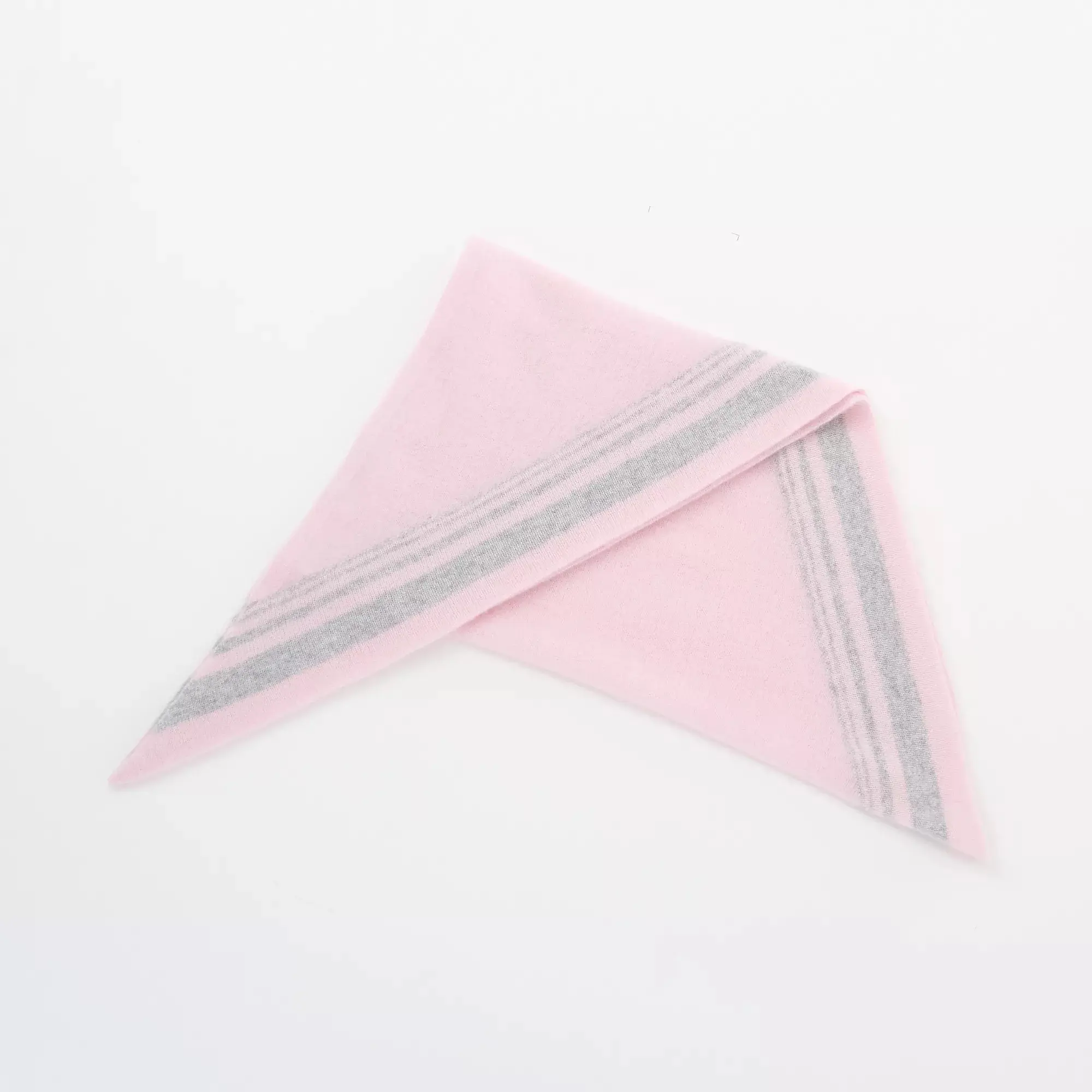 一度まとうと、虜になること確実！「E by éclat」心地よさを極めたカシミヤ名品、誕生_1_7