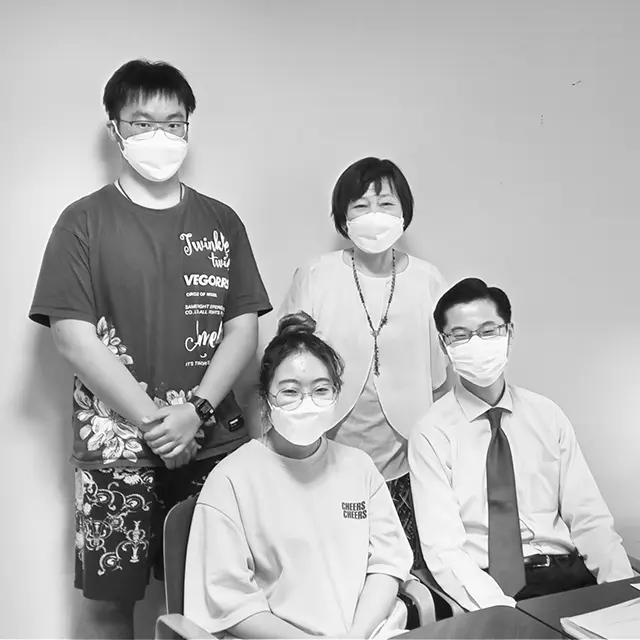 日本語を教える歯学部の留学生。