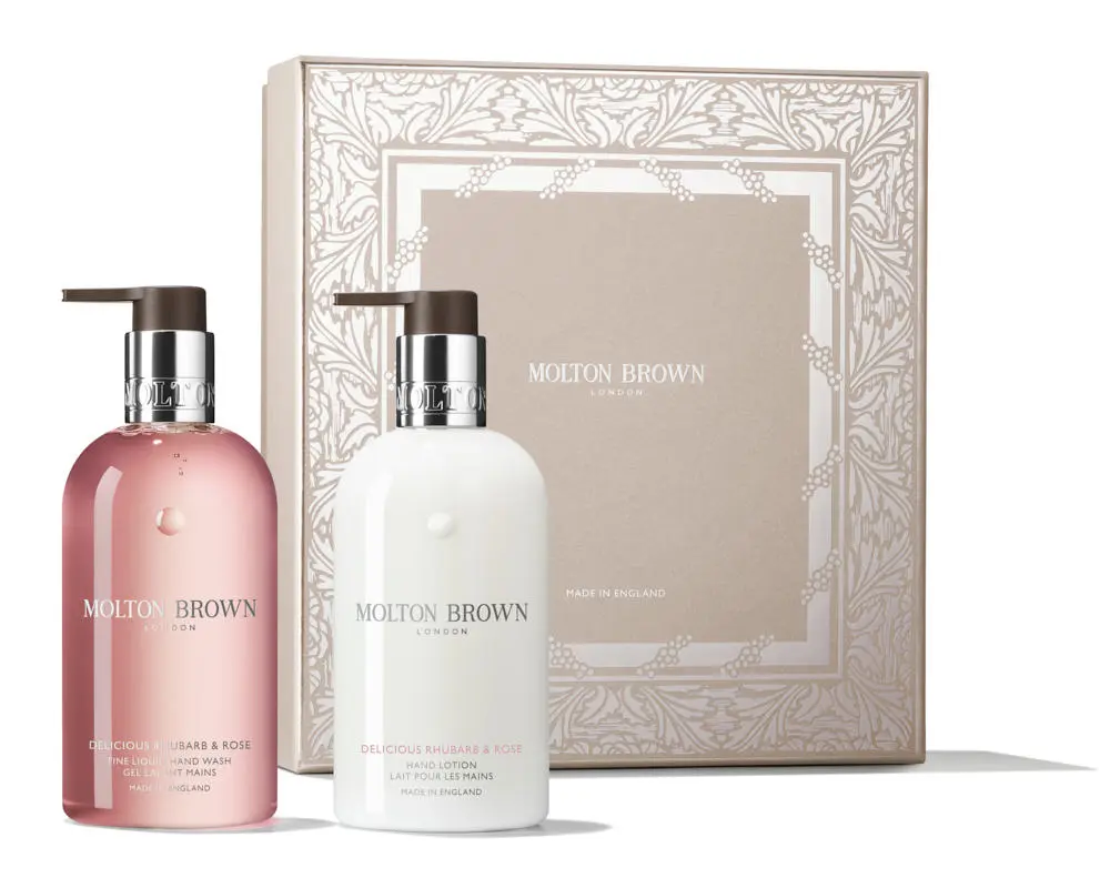 2025　クリスマスコフレ　デリシャス ルバーブ＆ローズ ハンドケア コレクション ￥9680／モルトンブラウンジャパン＜数量限定発売中＞  セット内容：デリシャス ルバーブ＆ローズ ハンドウォッシュ 300mL、デリシャス ルバーブ＆ローズ ハンドローション 300mL