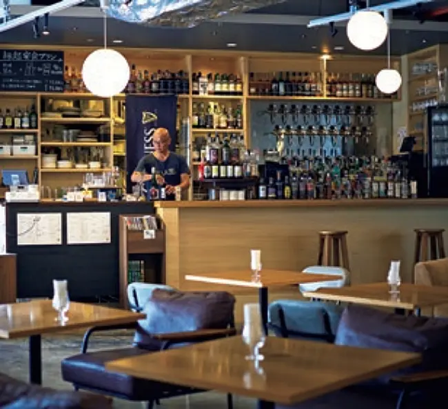 大人のひとり旅　美食　つくば　イタリアンワイン　BEER&amp;CAFE Engi　20種類のドラフトビールに加え、ウイスキーのオールドボトル、クラフトジンなども