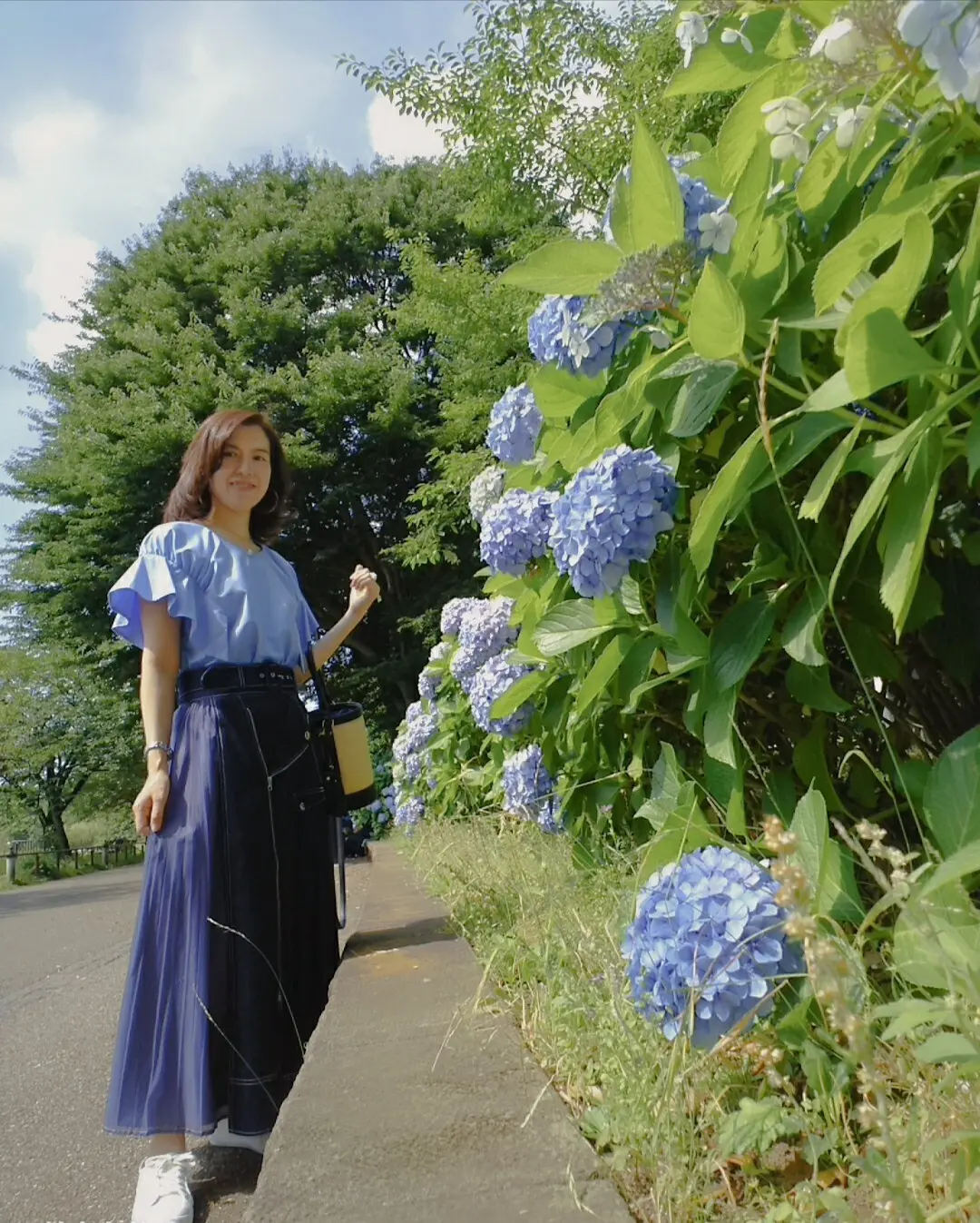 お洋服とピッタリの色味　紫陽花がキレイに咲いていて思わず並んで写真を