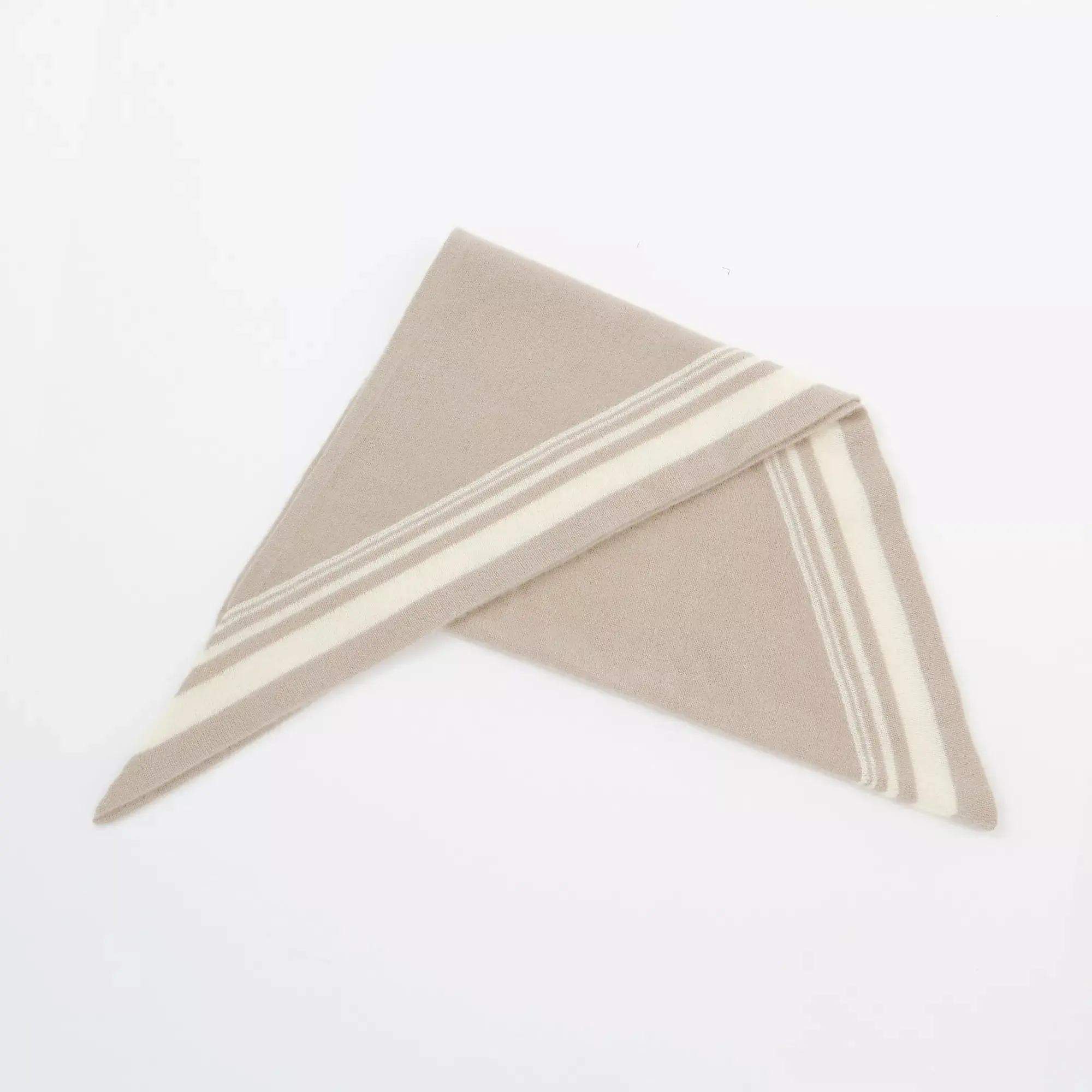 一度まとうと、虜になること確実！「E by éclat」心地よさを極めたカシミヤ名品、誕生_1_8