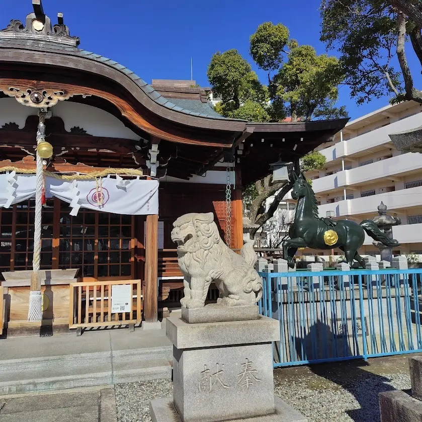 神明八幡神社　狛犬　もどりの神さま
