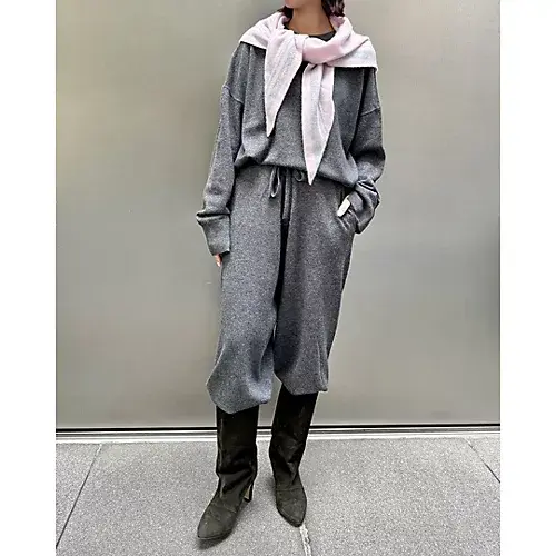  E by éclat カシミヤ三角ストール ￥18,700