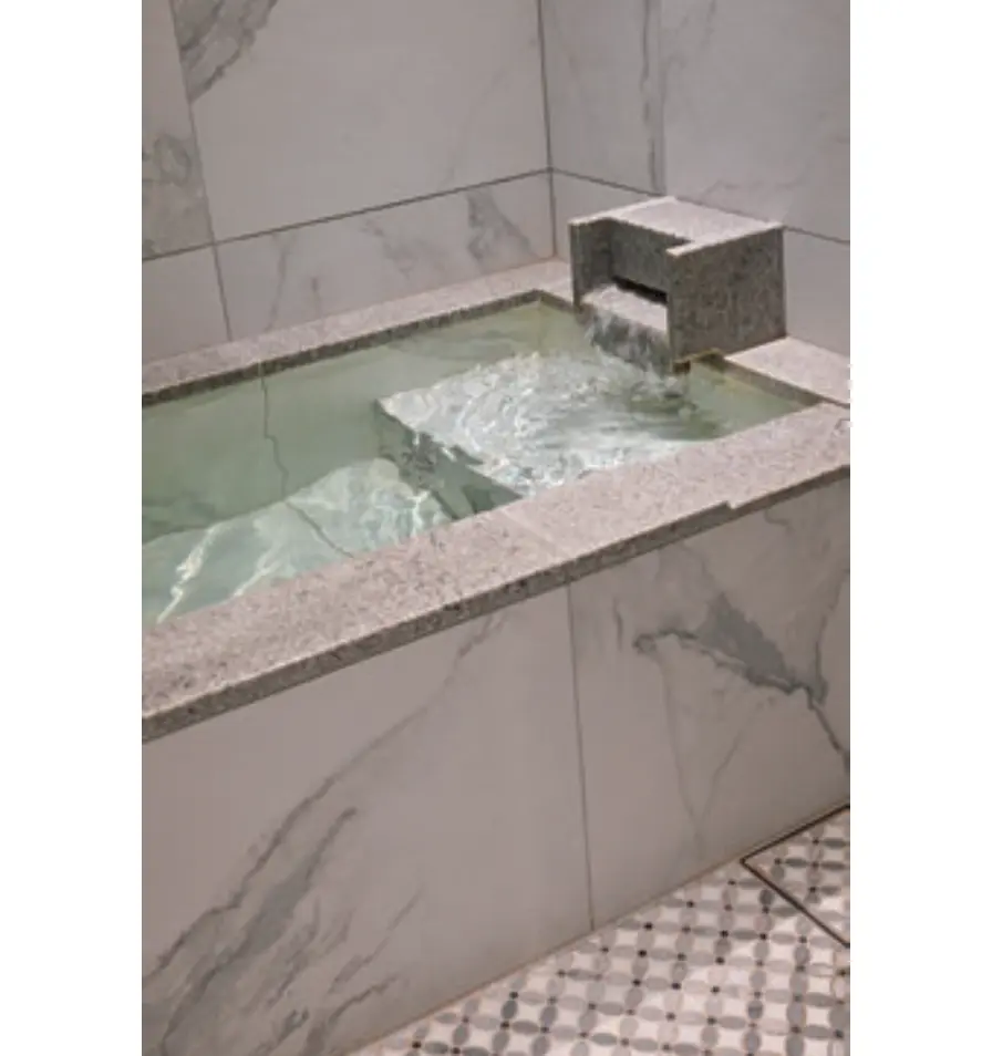 50代　ひとり旅　おすすめ　宿　　長野・軽井沢　 万平ホテル　浴室