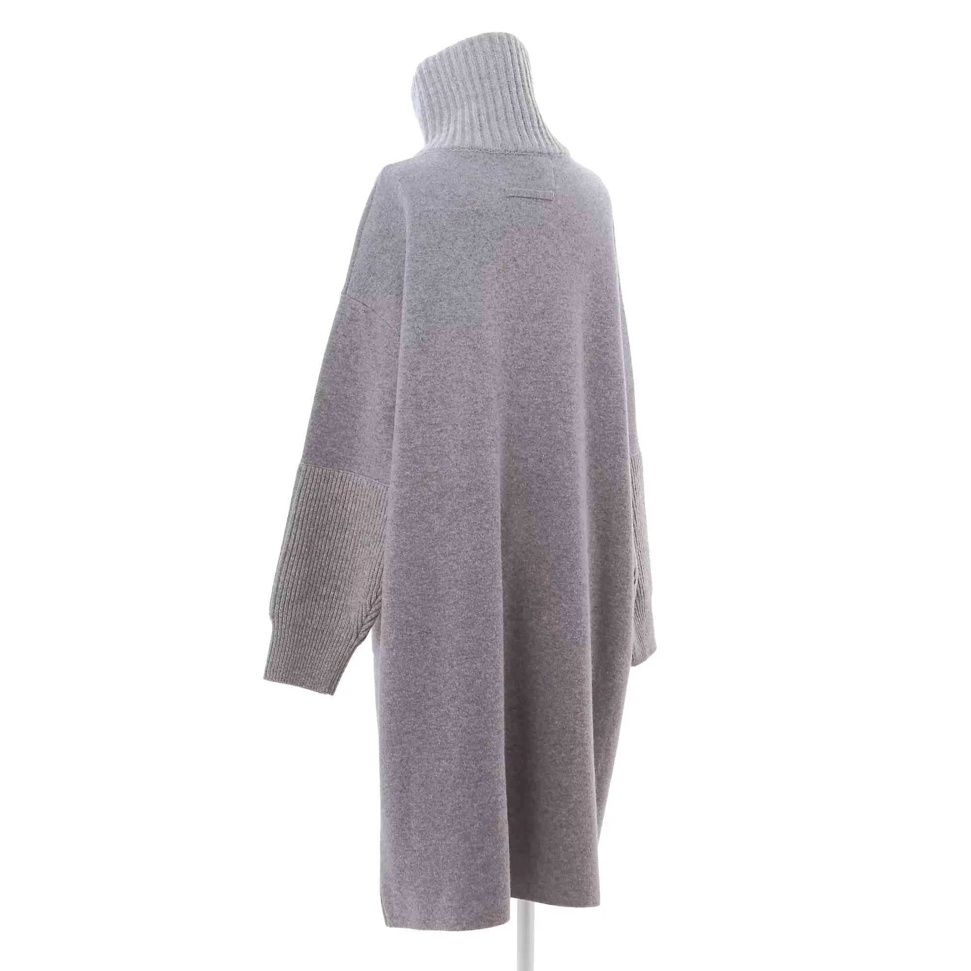 幸せな冬時間はお気に入りの一枚から！心地よく華やかな「エブリデイニット」_1_7