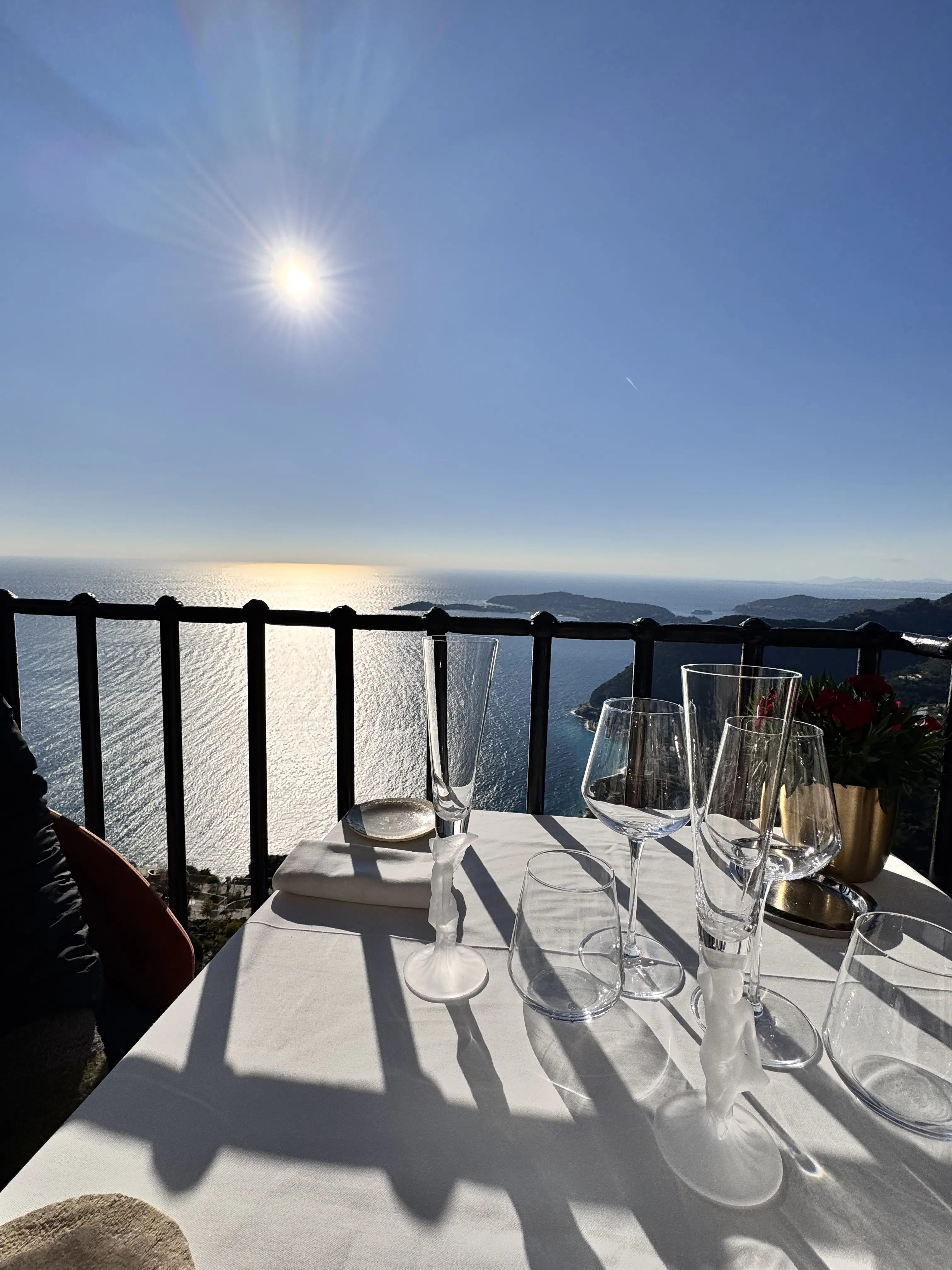 動きやすさと上品さを叶える旅先ランチコーデ🇫🇷話題のフランスエズ村へ_1_15