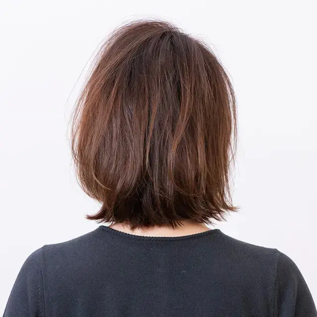 髪が細い＆つぶれやすいなら、“見せない”レイヤーでカバー