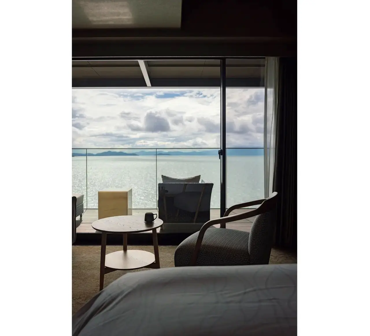 ひとり泊が可能なモデレートツインはテラスつきで50㎡。愛犬と泊まれるおひとり様用ヴィラもある