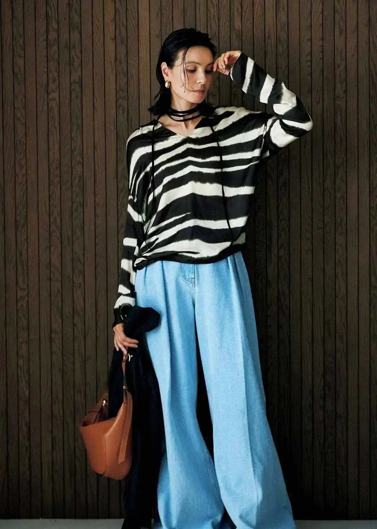 シャツもジャケットも「デニム」でこなれて見せる！50代の秋コーデ