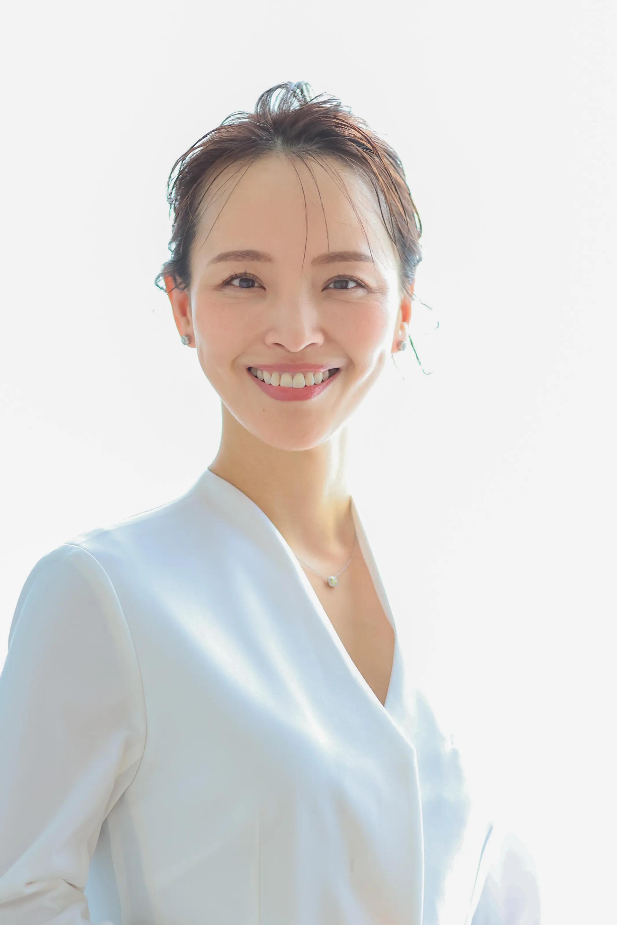 「後ろ姿年齢」は髪と姿勢で変わる—めざせ&quot;後ろ姿美人”①_1_6