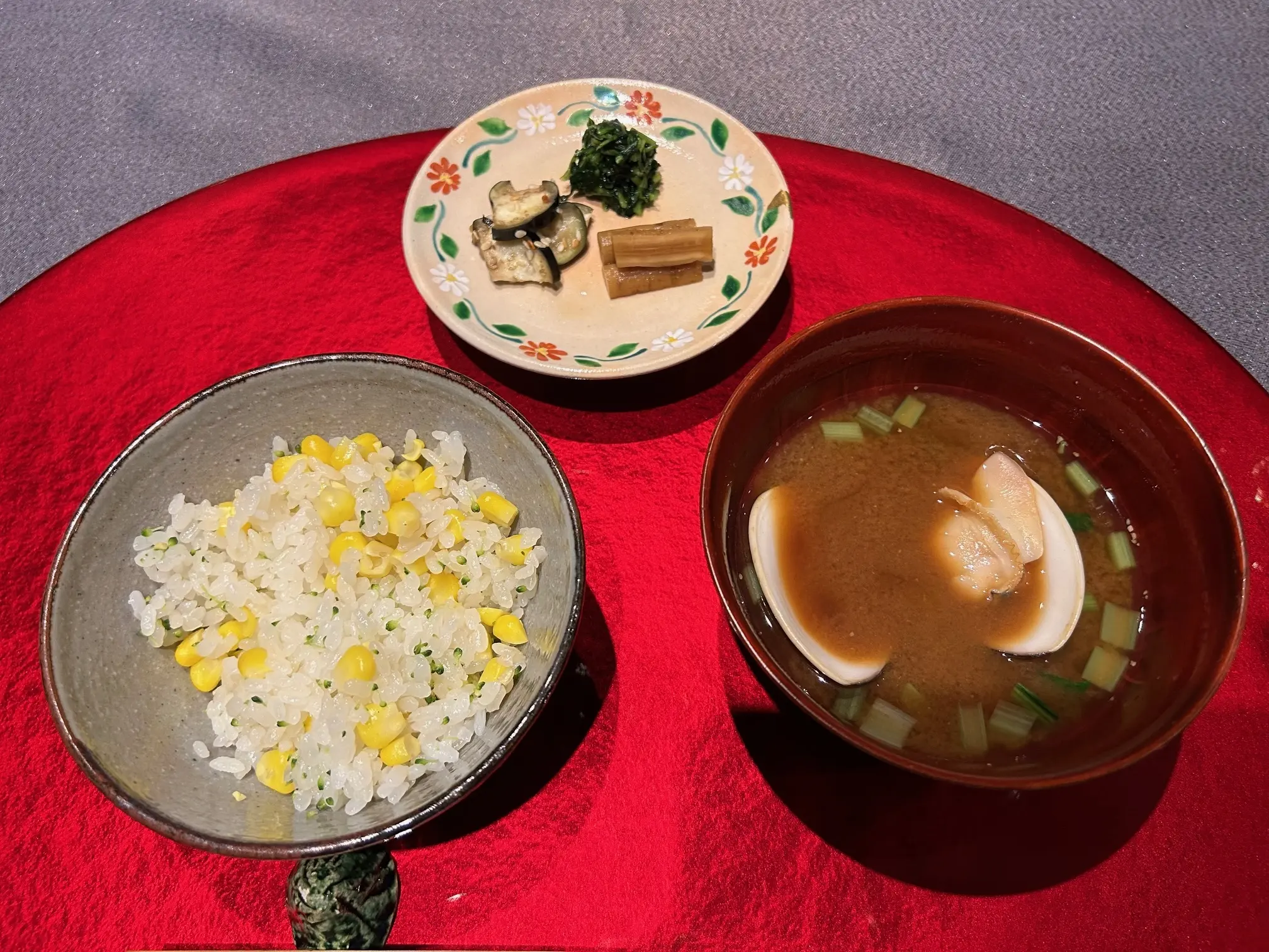 御飯　汁物　香の物