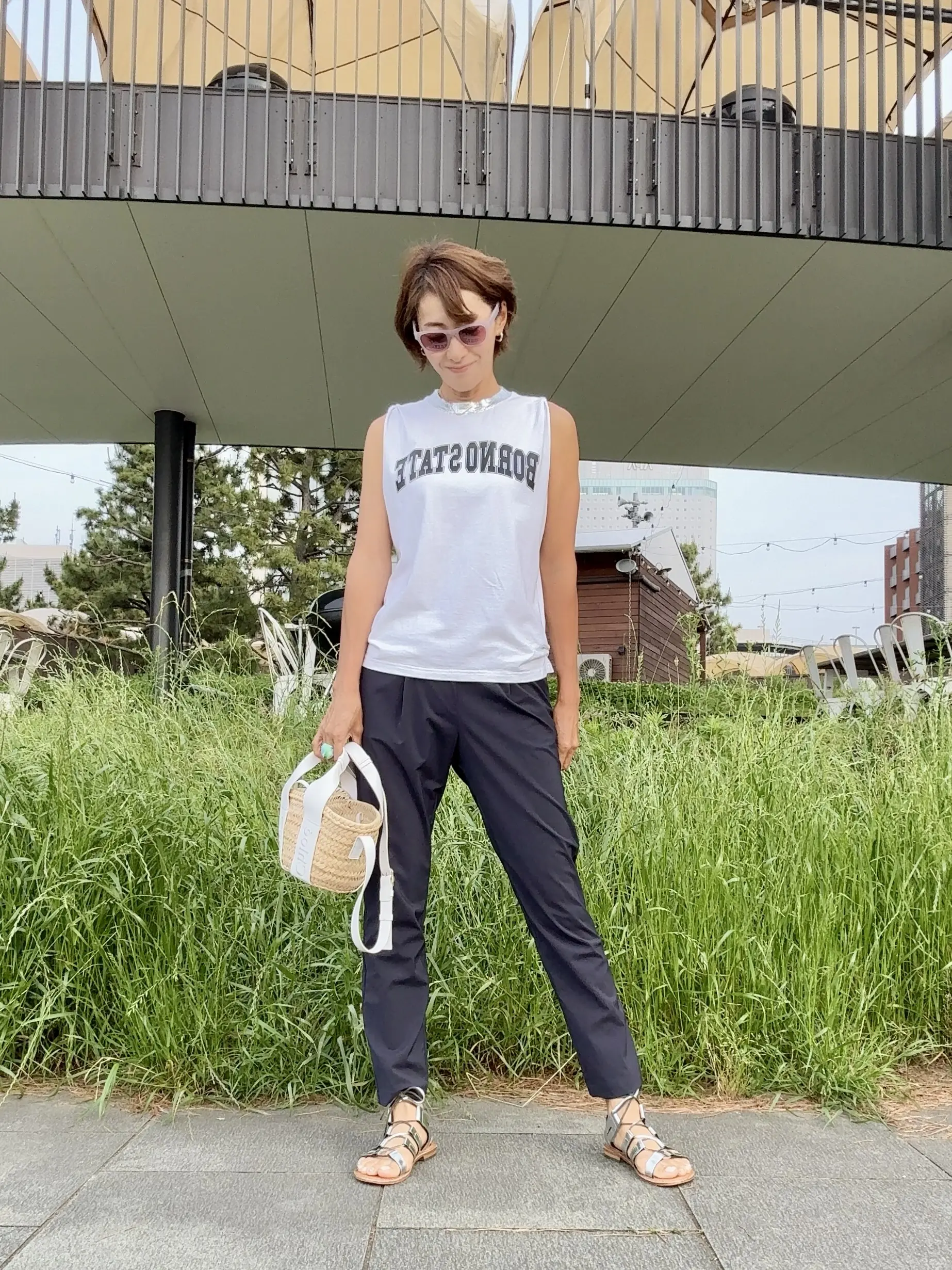 「E by eclat」多機能テーパードパンツ｜夏を快適に乗り切る！私流着回しスタイル_1_3