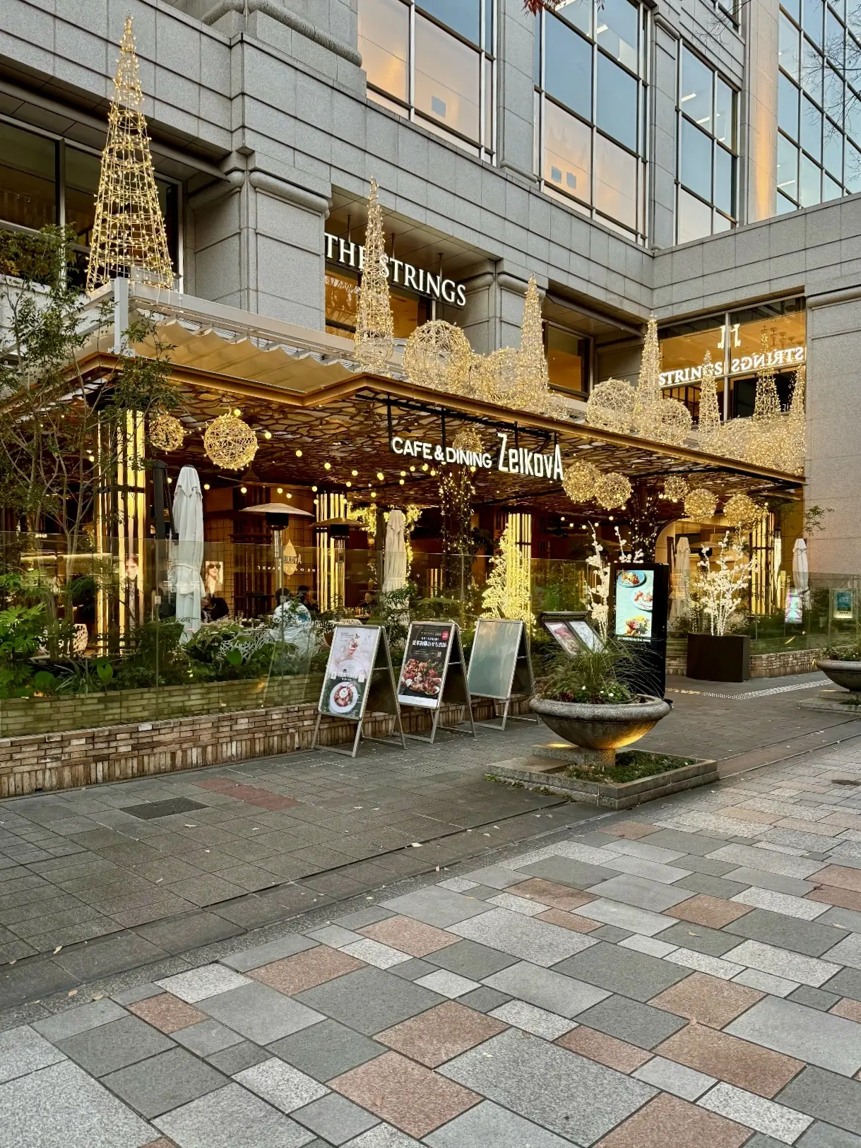 ブラックコーディネートでソワレ・ドゥ・エクラ 2025へ_1_10