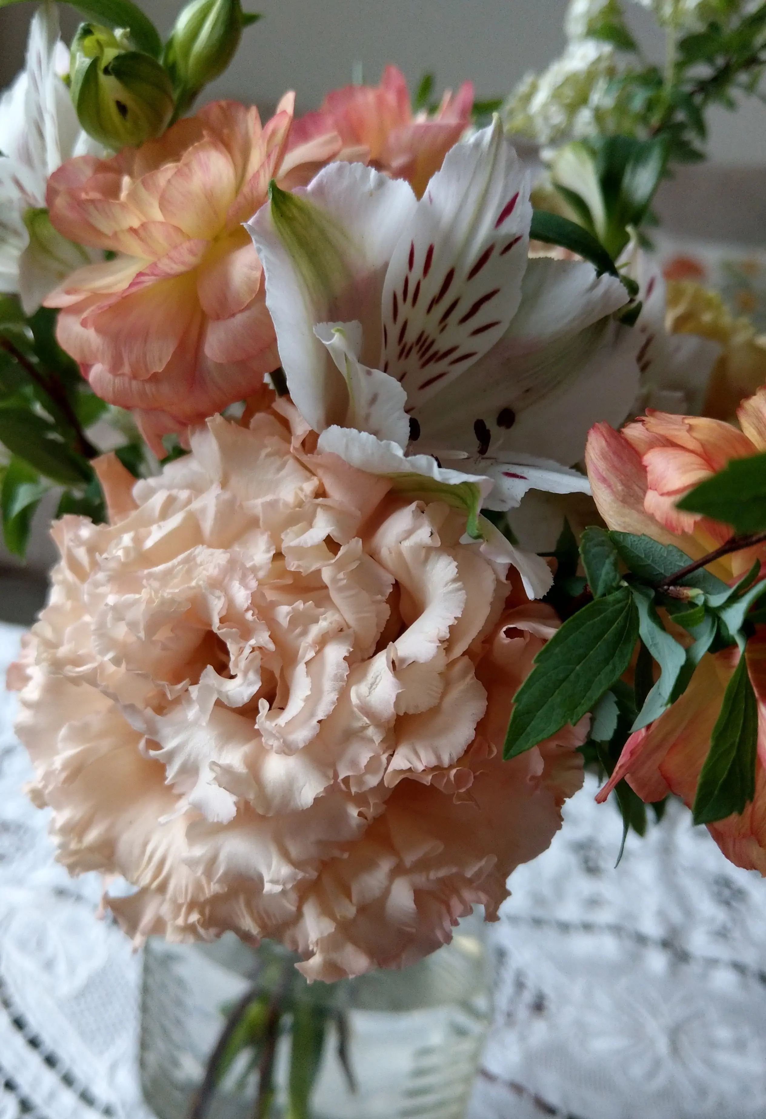 八重咲きでフリンジの花びらのリシアンサス