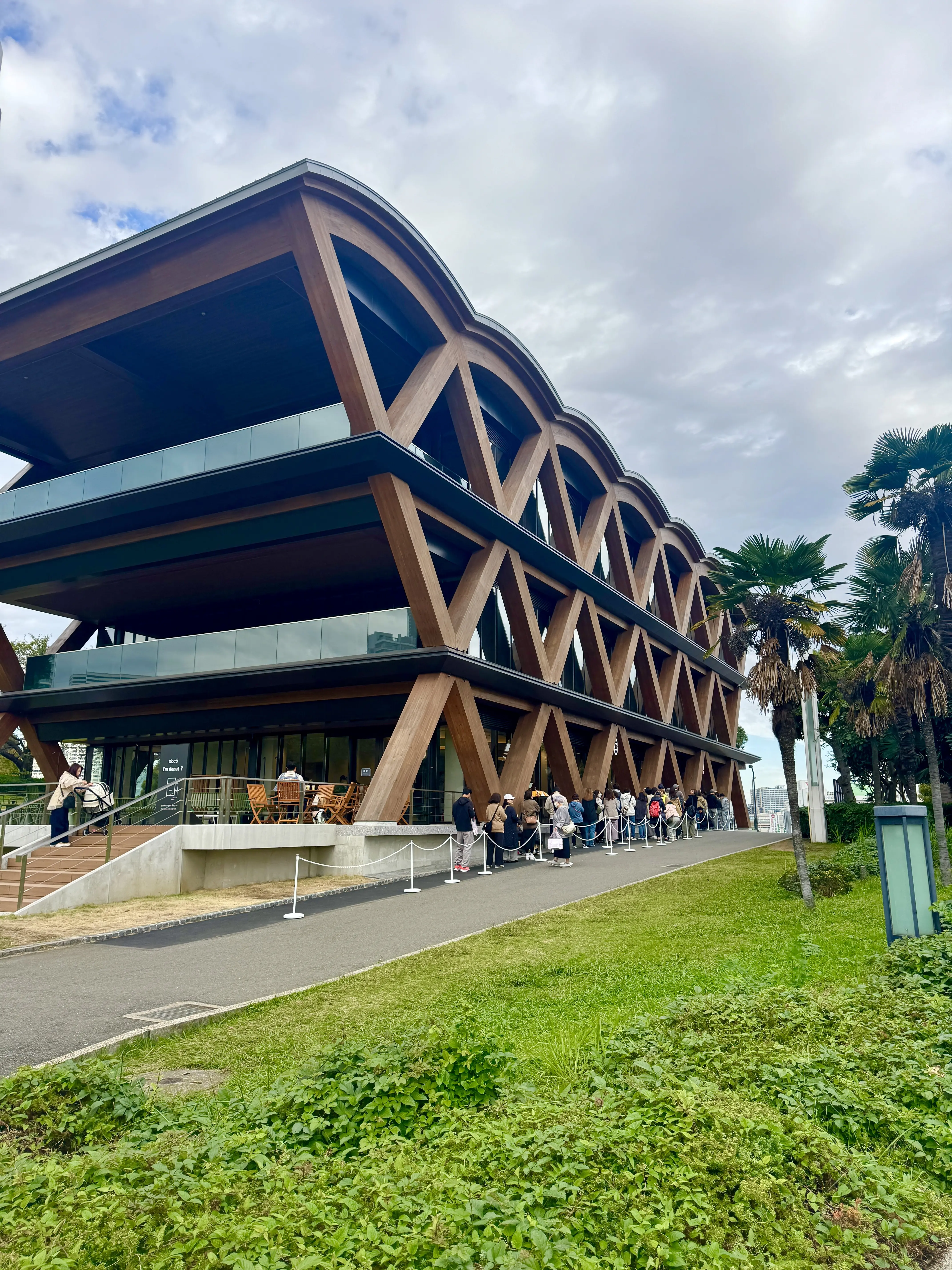 連日行列の新スポット!生ドーナツ「I’m donut?」とベーカリー「dacō」が「横浜ティンバーワーフ」に同時オープン!_1_1