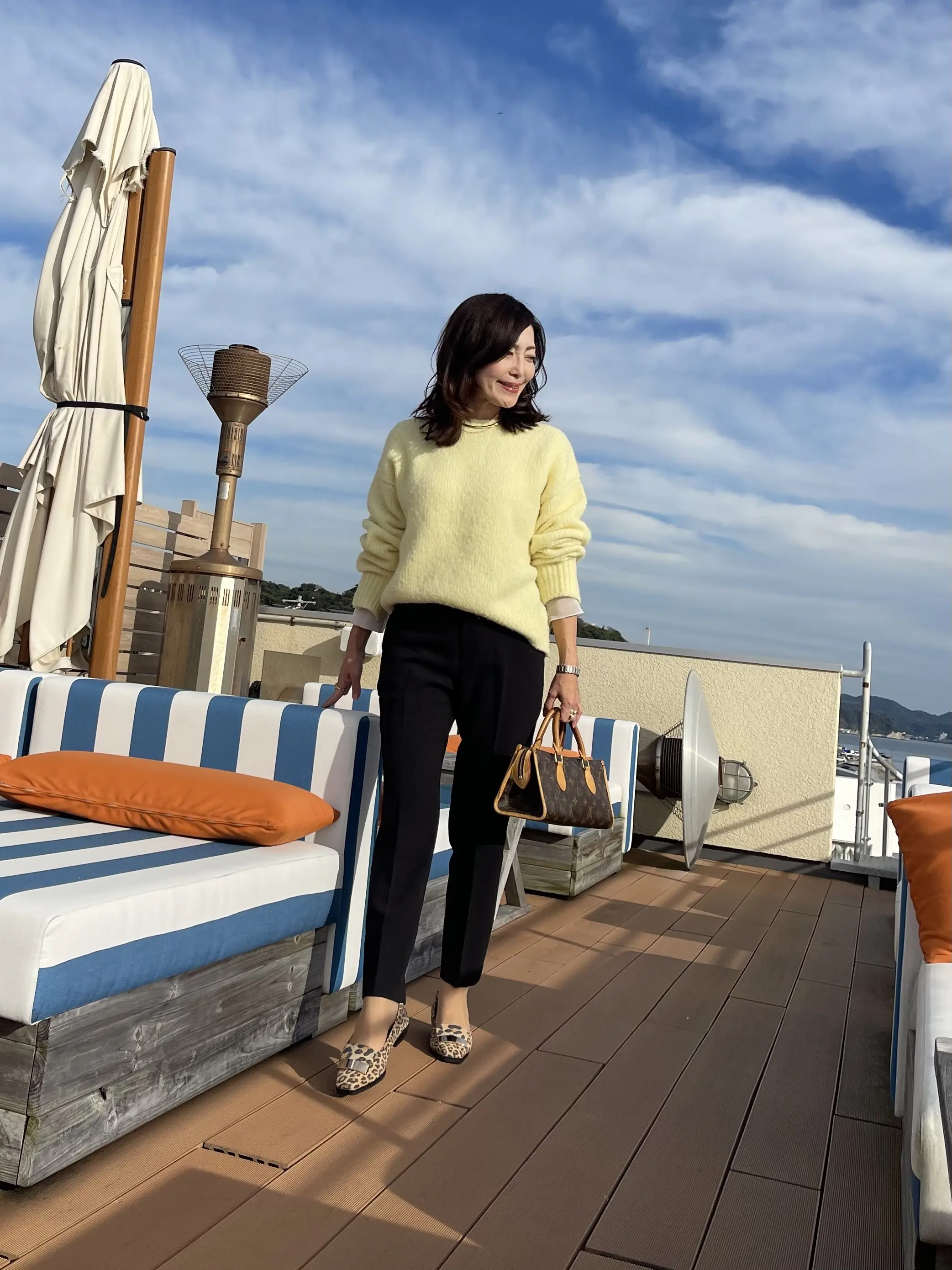 ふわふわイエローニットで鎌倉七里ヶ浜ランチ_1_14