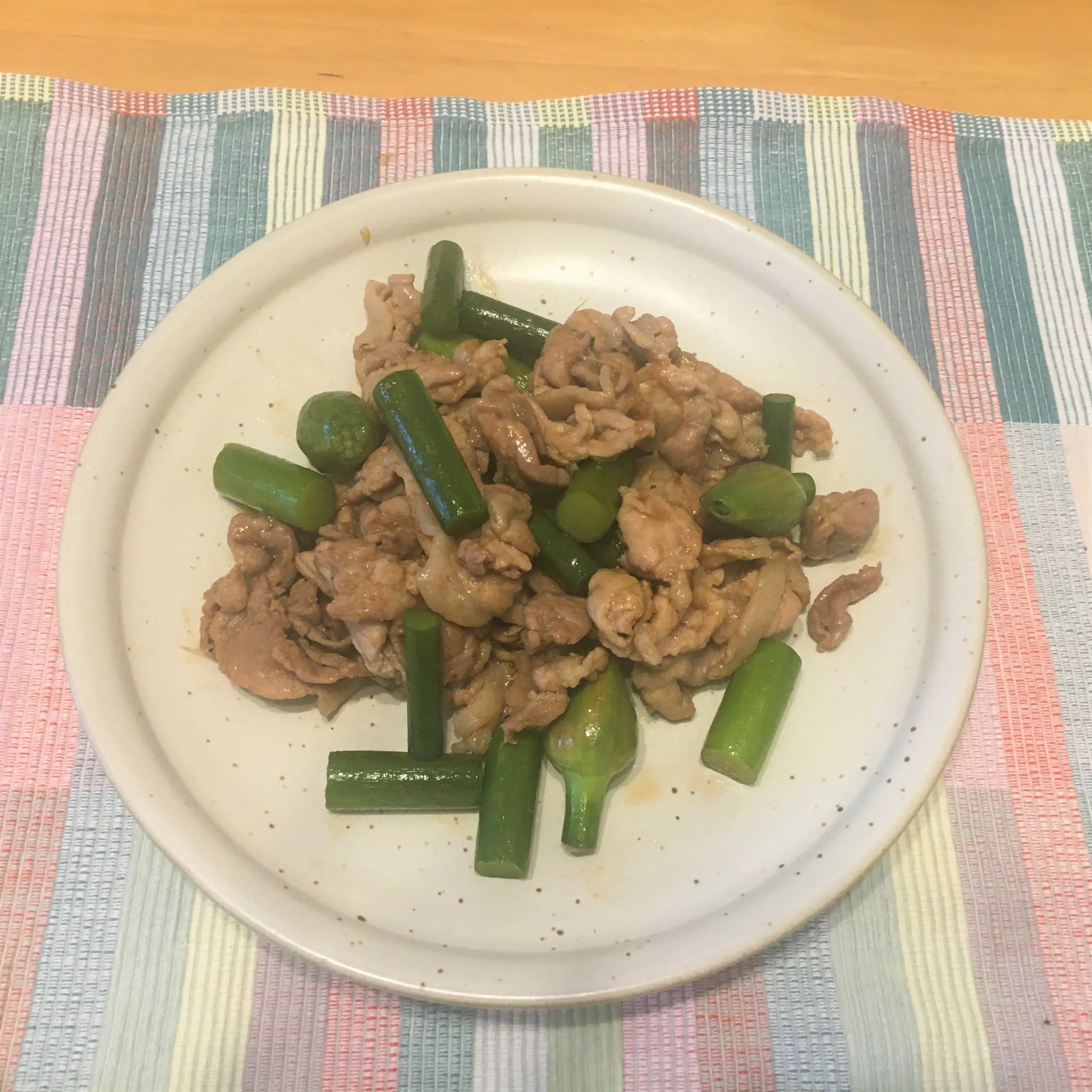 ニンニクの芽と豚肉のオイスターソース炒め