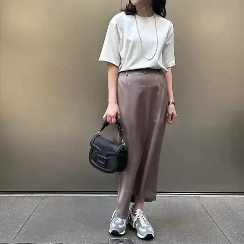 【50代 Tシャツ】気温30度 大人に似合う「上質Tシャツ」おすすめコーデ20選_1_32