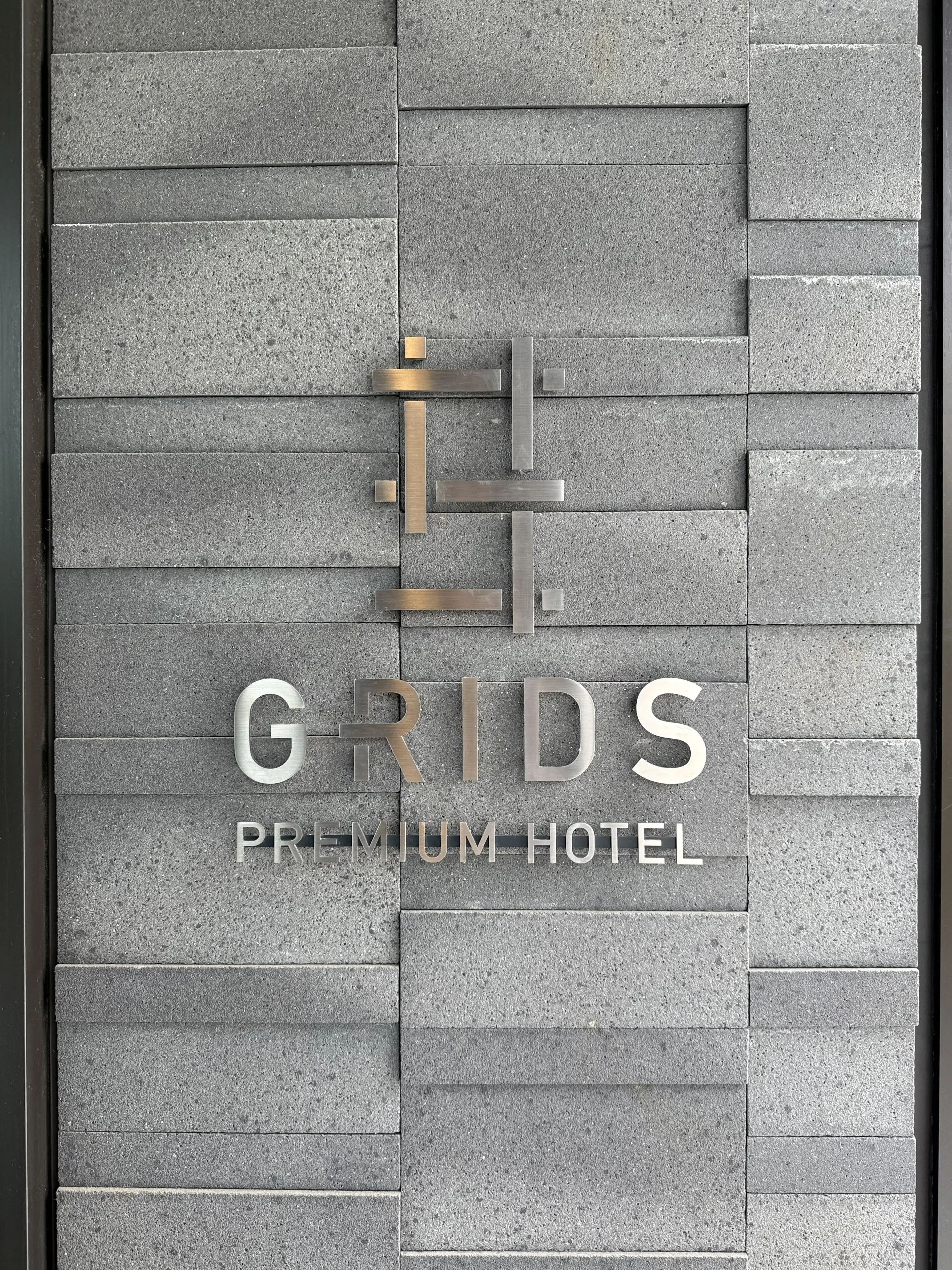 大阪・難波のGRIDSプレミアムホテル内にあるカフェ   「7days FRUITS CAFE by ALLY’S」