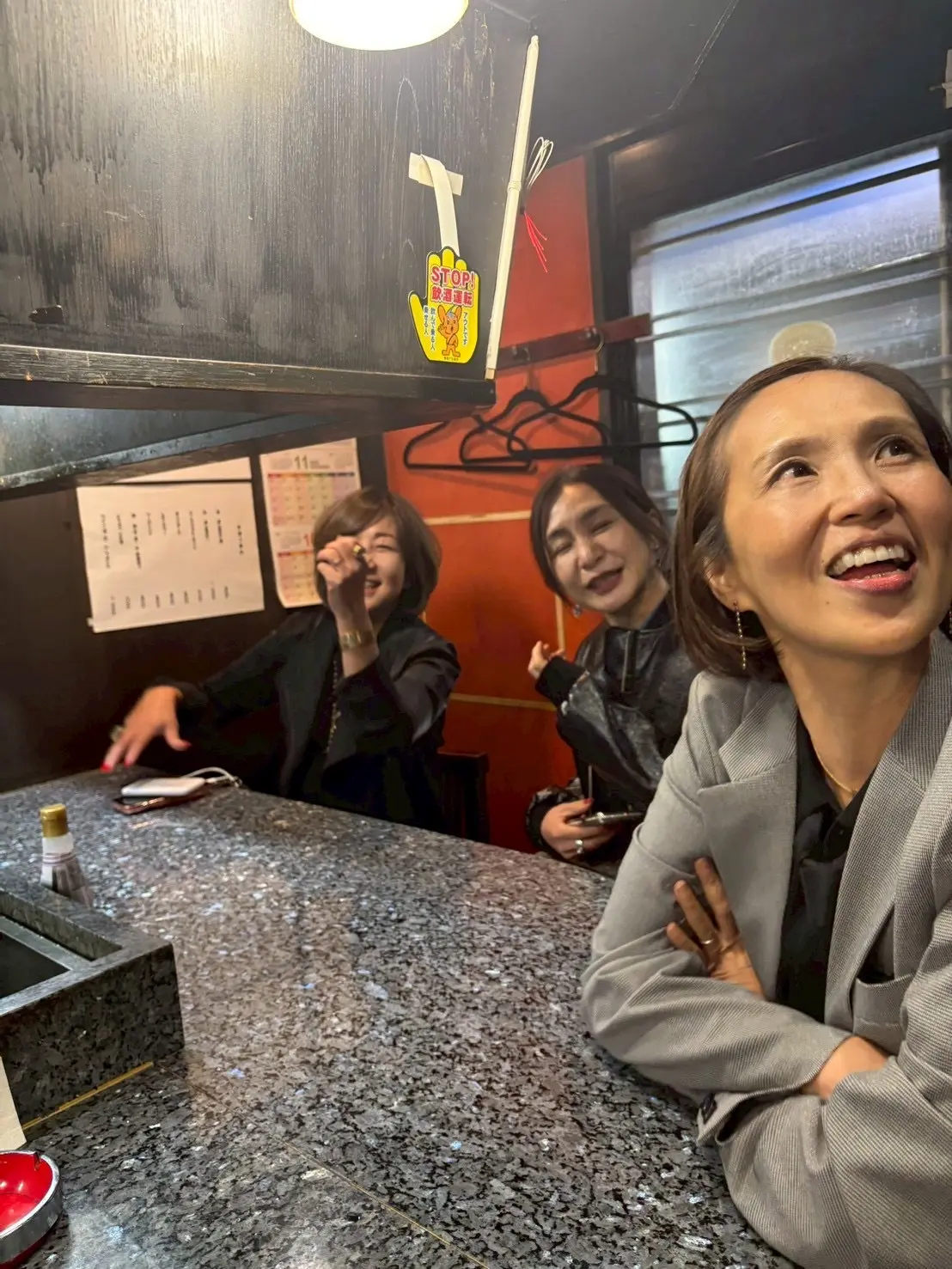 予約の出来ないもつ焼きの店。ファッションも飲みっぷりも男前な日。_1_24