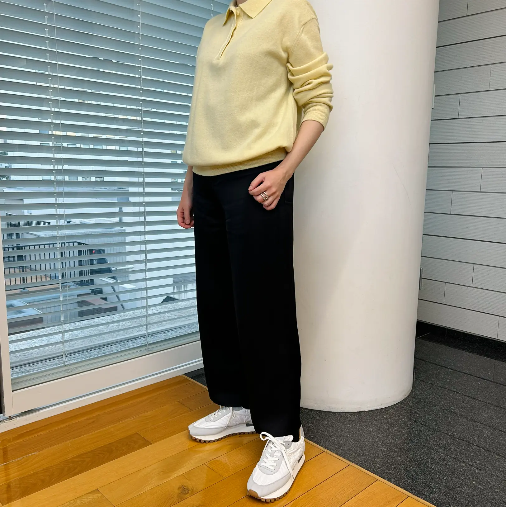 ノヴェスタ MARATHON RUNNER SUPER TRAIL スニーカーコーデ エクラ編集部の愛用スニーカー