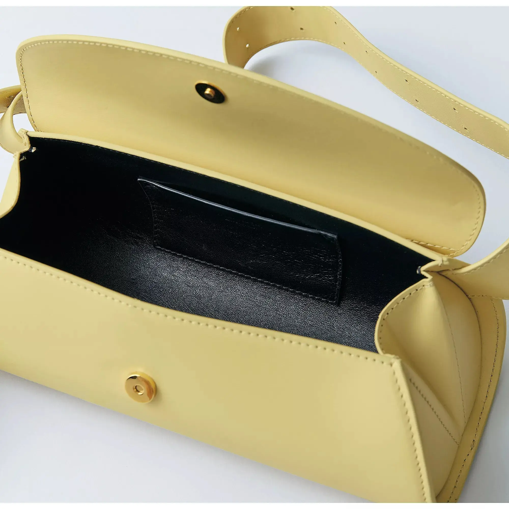 欲しいのは冬を彩るパワーアイテム！　華リュクスなアウター＆バッグまとめ_1_12