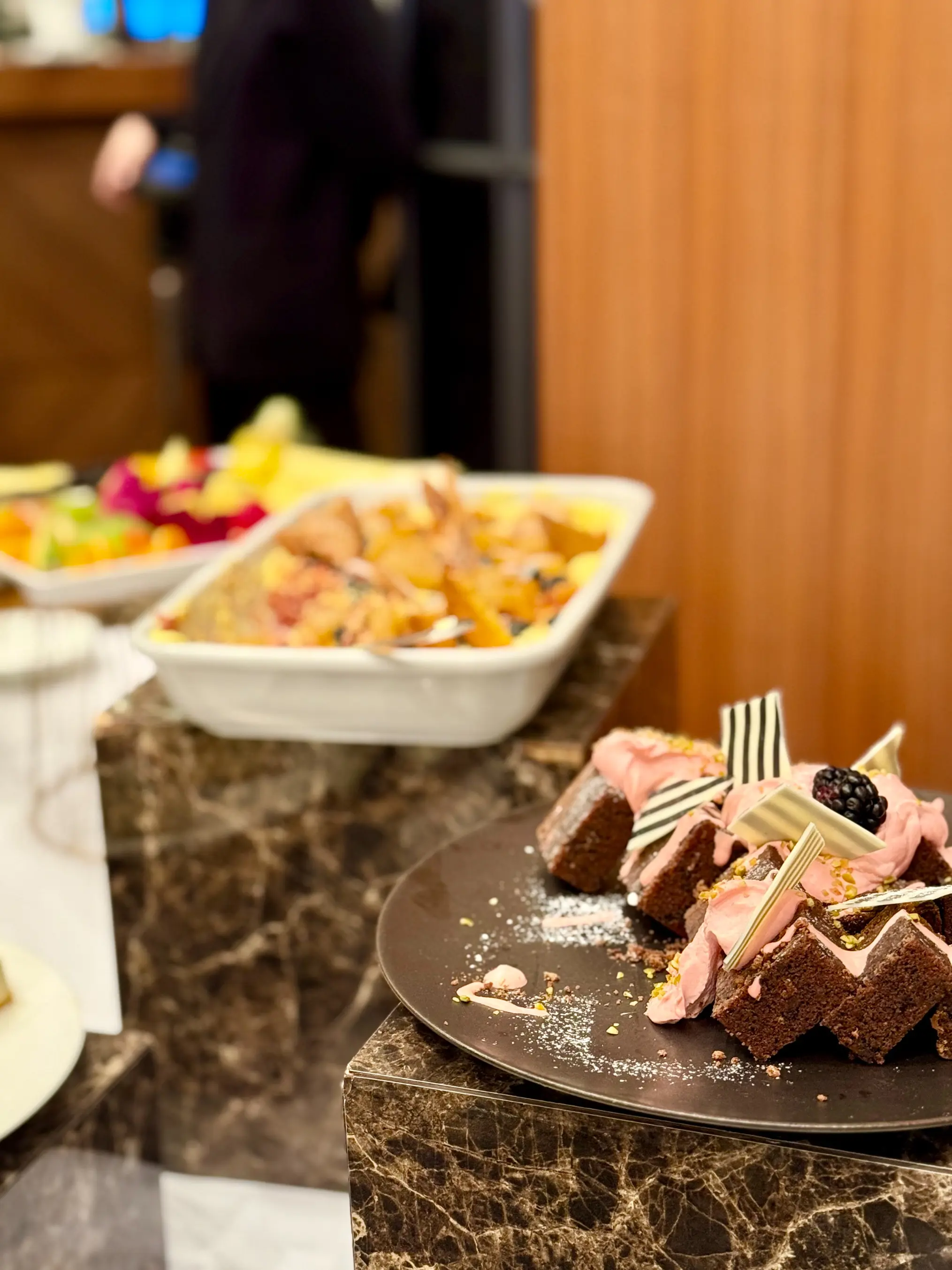 ブラックコーディネートでソワレ・ドゥ・エクラ 2025へ_1_28