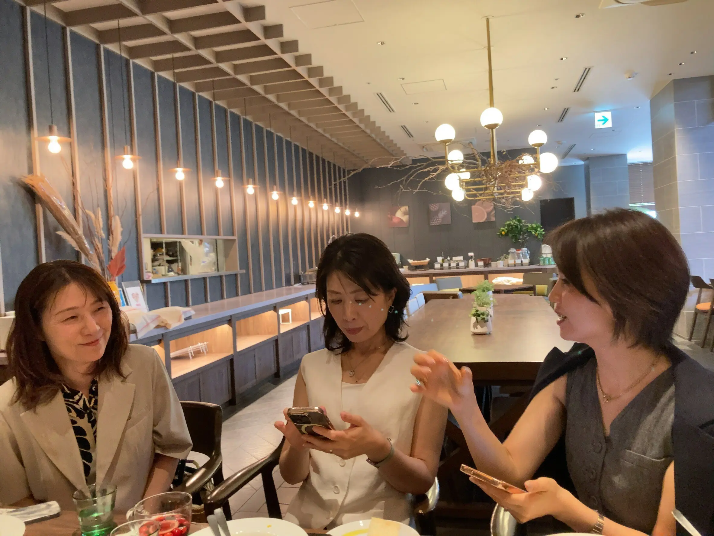 初めましての華組大岩三智子さんと関西Jマダムの皆さんとホテルランチ_1_2-3
