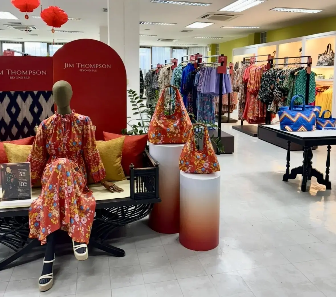 前髪ありの大人ボブで心機一転！冬ファッションに似合う髪型に挑戦【チームJマダムブログ人気記事週間ランキングTOP10】_1_10