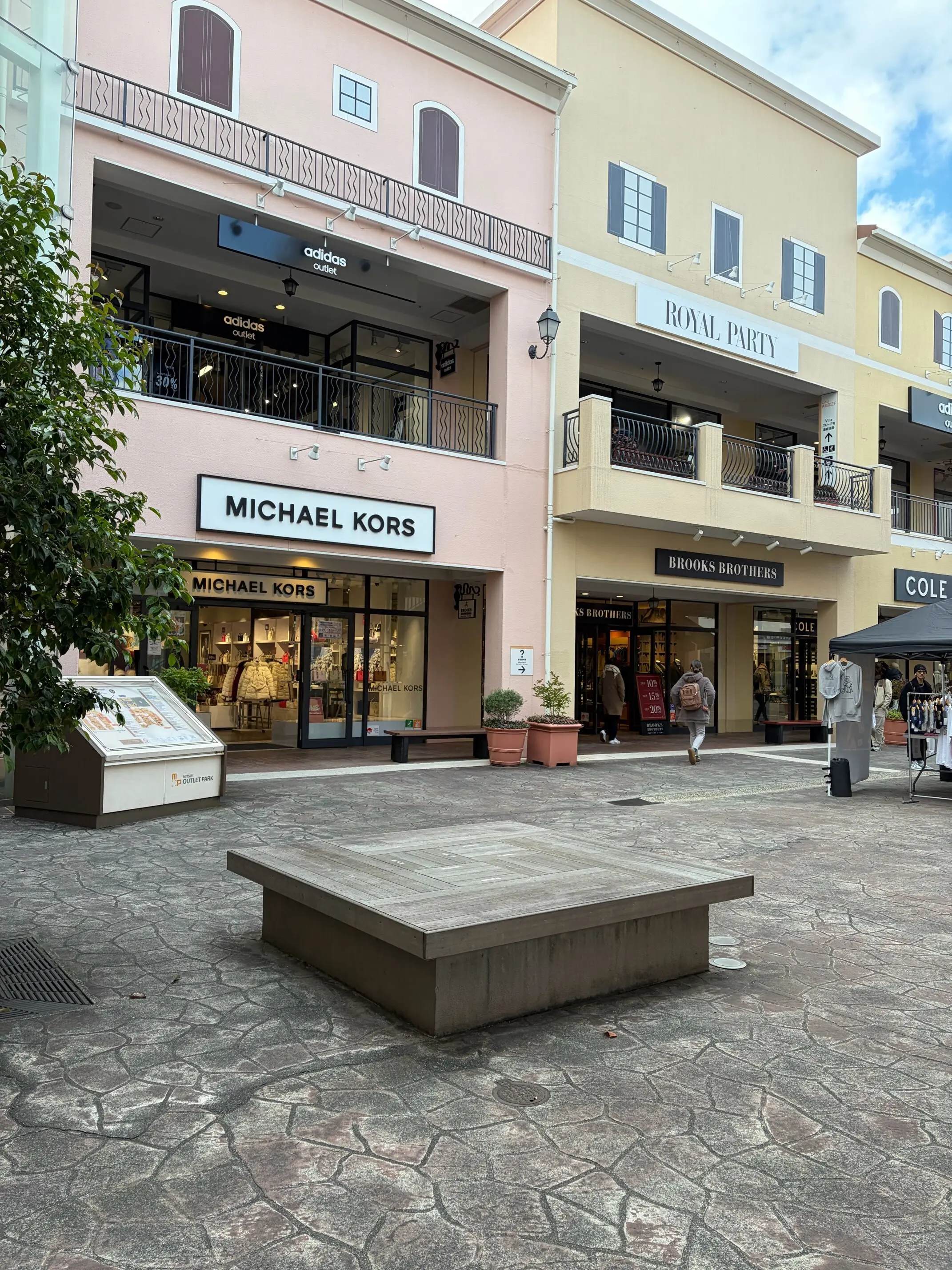 ブラックフライデー　年末セール　BEAMS  N. フランフラン　マイケルコース　GODIVA  生キャラメルショコリキサGU  オリエンタルトラフィック  三井アウトレットパーク多摩南大沢