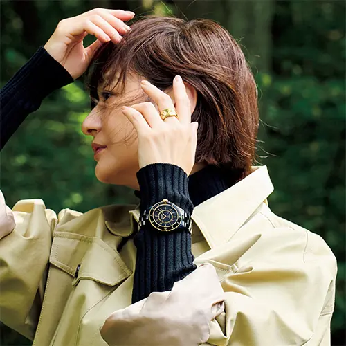 ブレスレット【高見え！】高級デザイン腕時計　ブラック　ゴールド　極上品