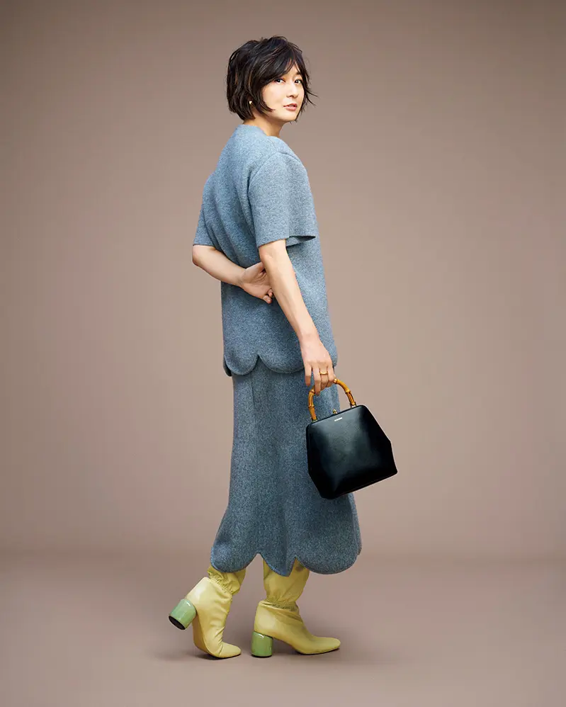 モデル・富岡佳子×ジル サンダーのゴジ バッグ