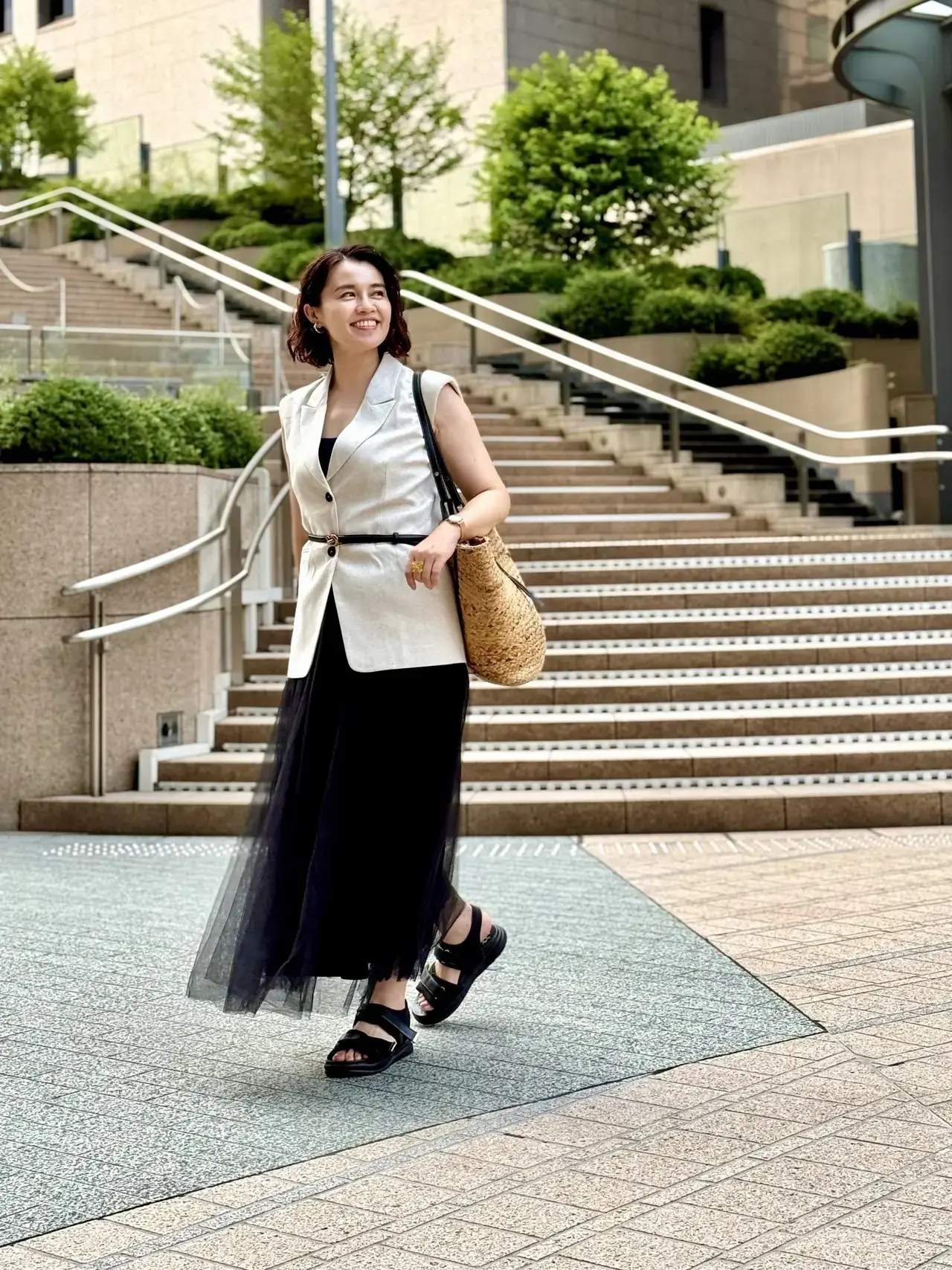 【おしゃれな50代のZARAコーデ】この夏は小物を取り入れた”モノトーンコーデ”が人気！_1_3