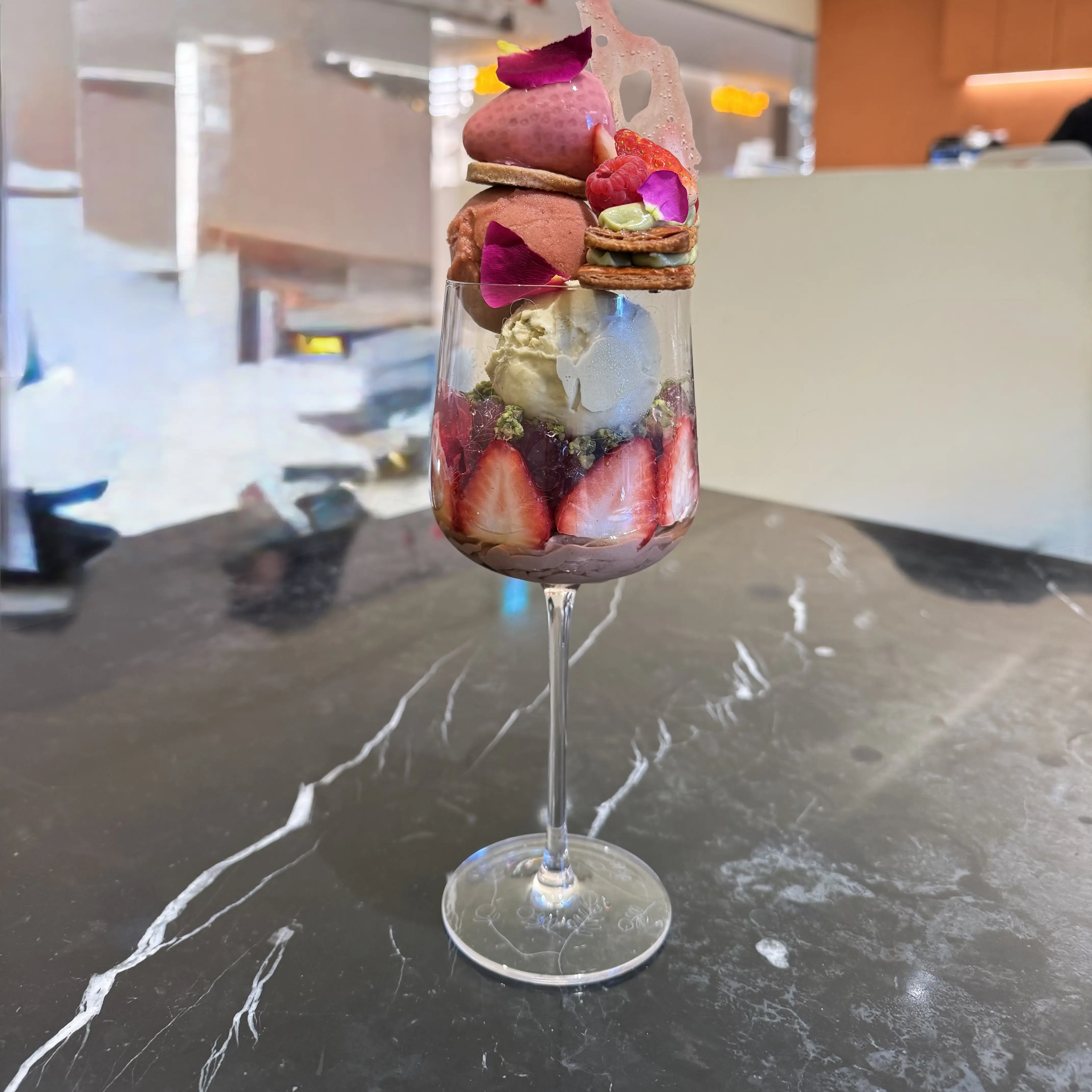 老け見えしないファーコーデで、今年最後の自分へのご褒美ランチ_1_5-1