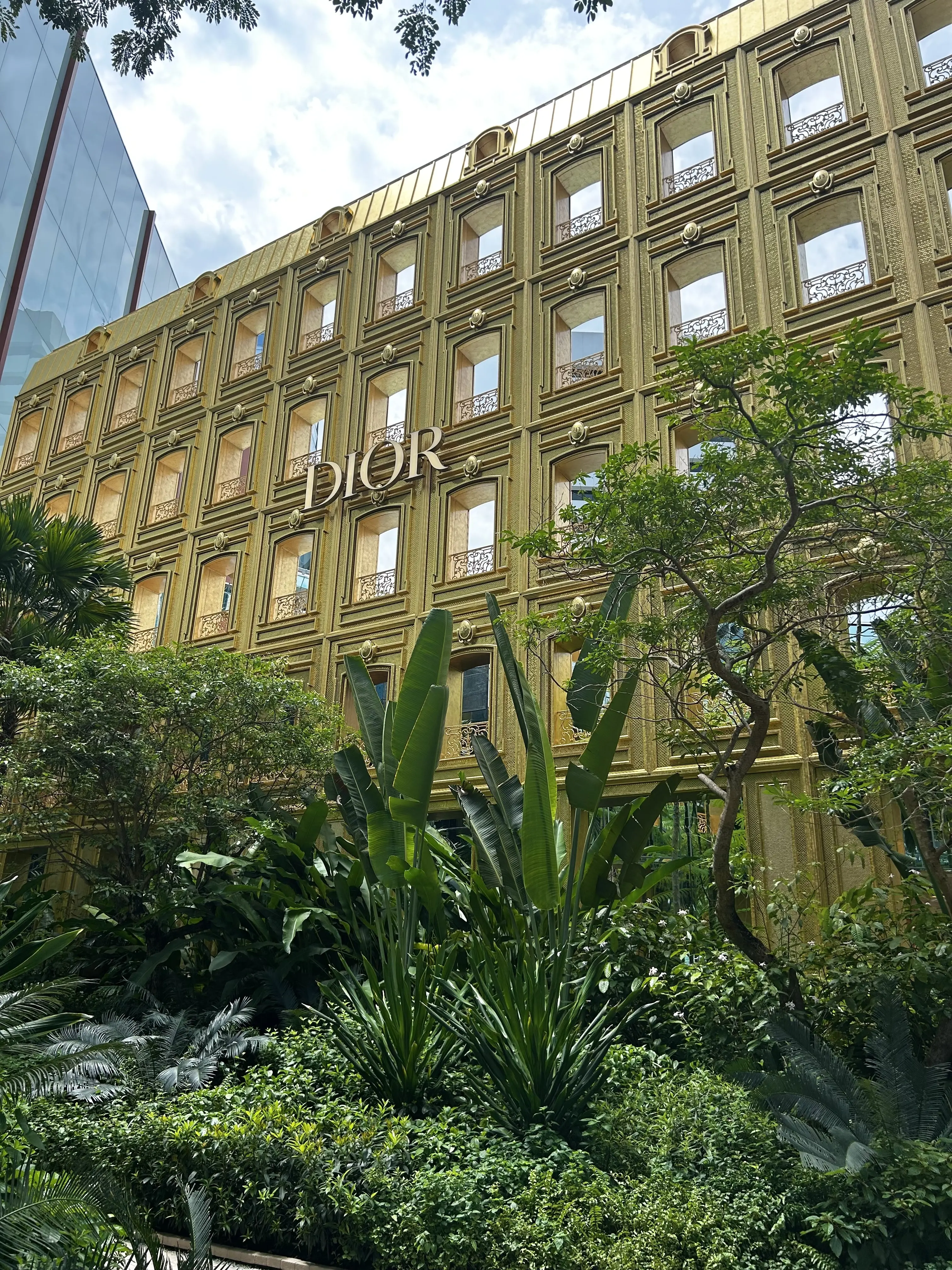 Dior Gold House Bangkok ディオール・ゴールド・ハウス