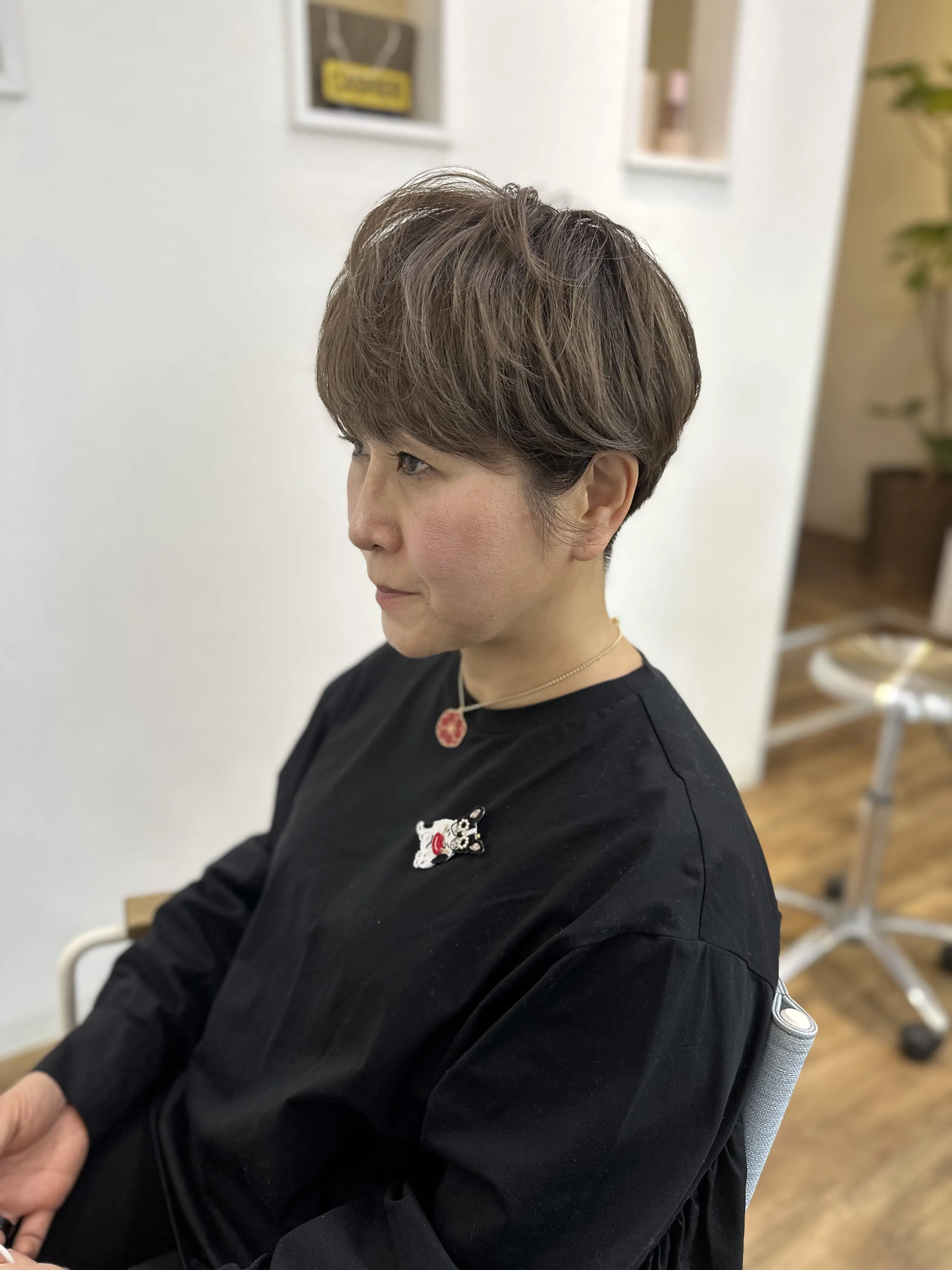 白髪は「隠す」より「デザイン」する！刈り上げショート×細密ハイライトで新年を軽やかに。_1_7-2