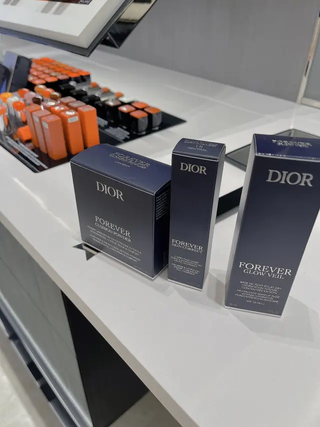 DIOR