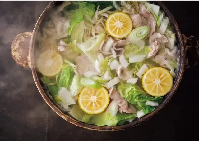 “発酵パワー”の優しい酸味　豚と白菜の柚子鍋